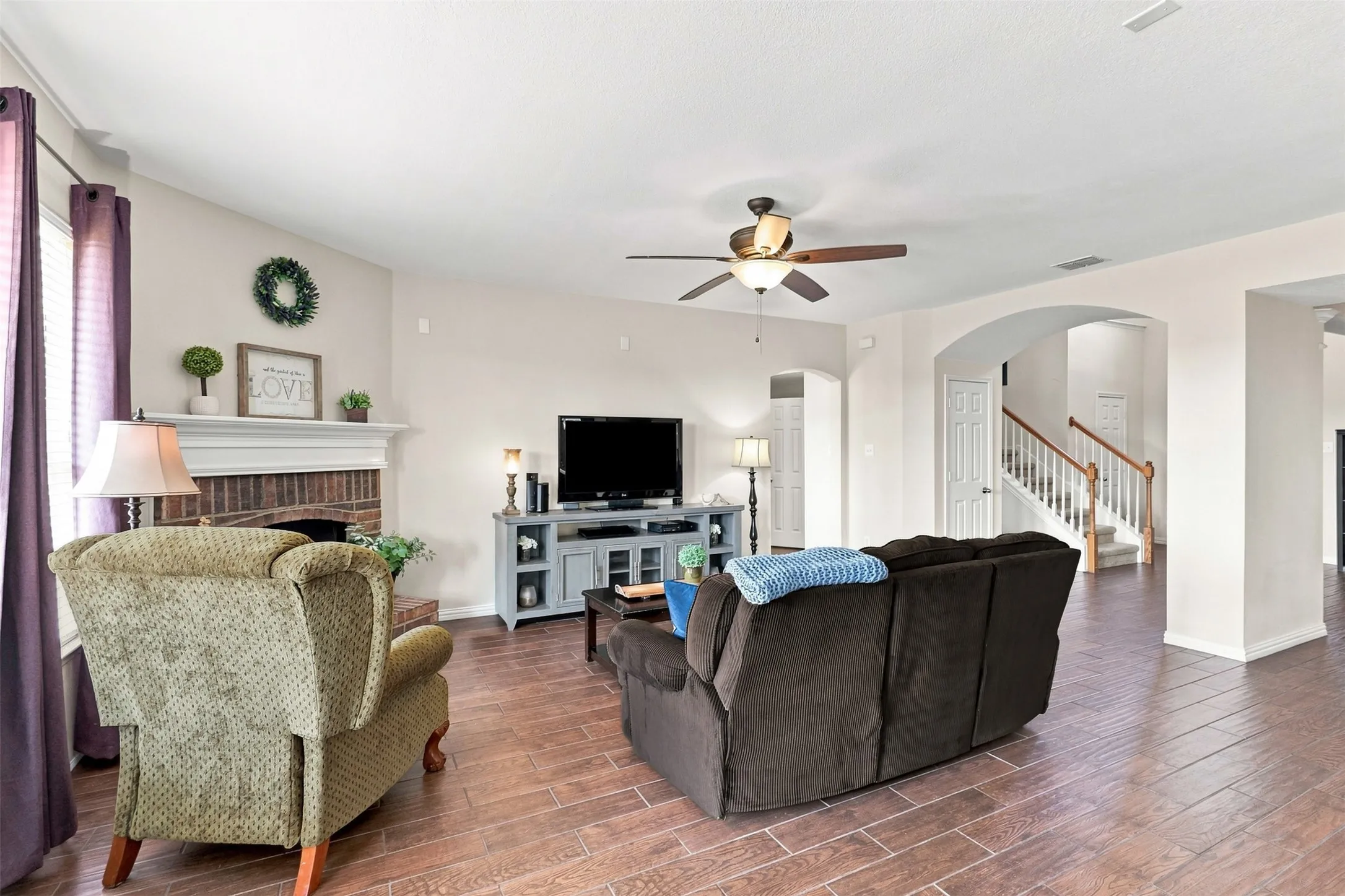 Single Family Residence For Sale in Kaufman County , 1105 Kimbro Drive, Forney, Texas 75126, 4 Bedroom, 3 Bathroom, 2 Garage spaces, 2,547 Sqft, built in 2005, mls#21381624, Real Estate Agent in Forney, Homes For Sale in Kaufman county, Homes For Sale in Forney, Realtor in Forney Texas, Real Estate Brokerage Independent Realty Texas, Luminita Cordes Realtor