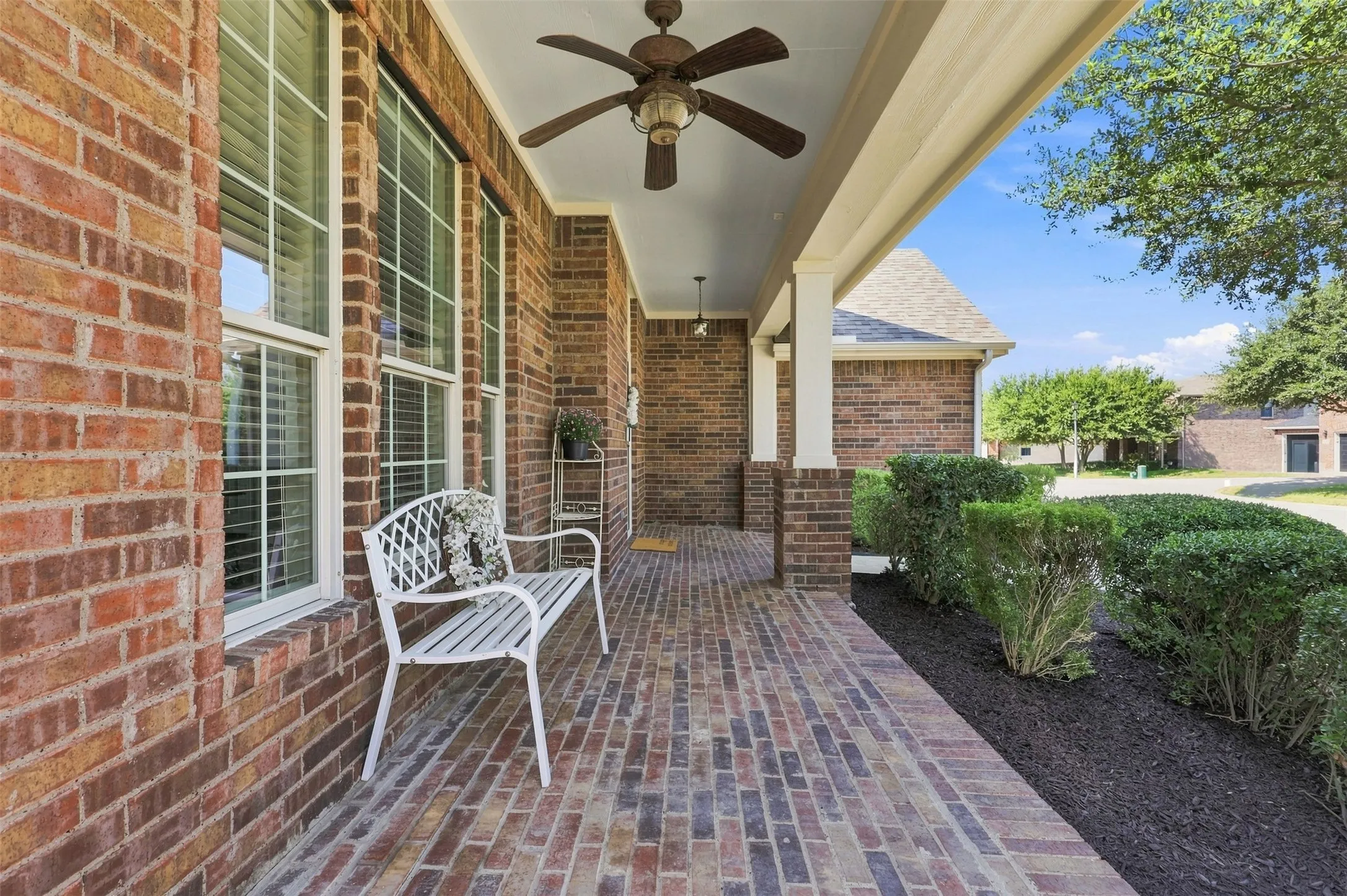 Single Family Residence For Sale in Kaufman County , 1105 Kimbro Drive, Forney, Texas 75126, 4 Bedroom, 3 Bathroom, 2 Garage spaces, 2,547 Sqft, built in 2005, mls#21381624, Real Estate Agent in Forney, Homes For Sale in Kaufman county, Homes For Sale in Forney, Realtor in Forney Texas, Real Estate Brokerage Independent Realty Texas, Luminita Cordes Realtor