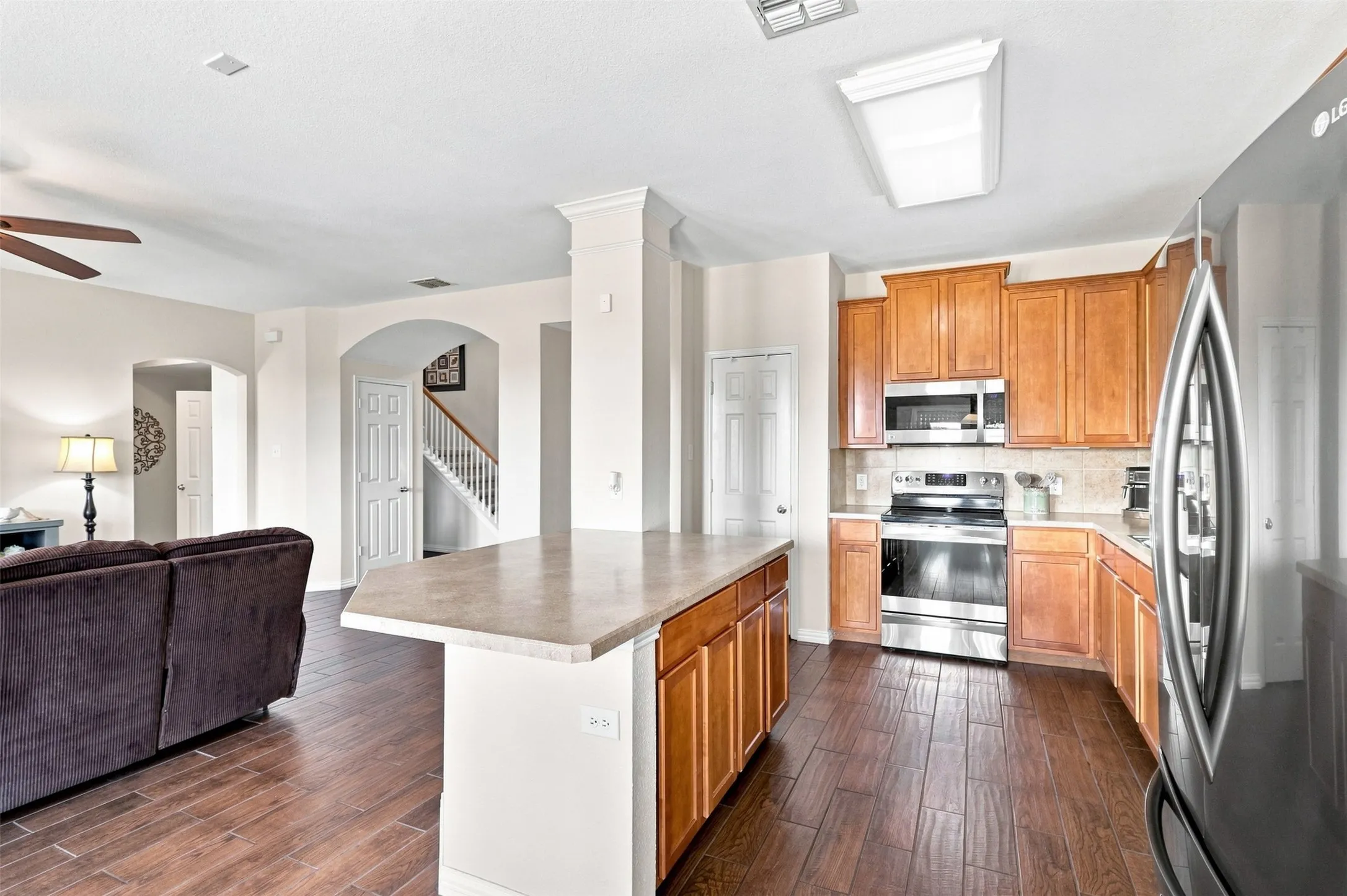 Single Family Residence For Sale in Kaufman County , 1105 Kimbro Drive, Forney, Texas 75126, 4 Bedroom, 3 Bathroom, 2 Garage spaces, 2,547 Sqft, built in 2005, mls#21381624, Real Estate Agent in Forney, Homes For Sale in Kaufman county, Homes For Sale in Forney, Realtor in Forney Texas, Real Estate Brokerage Independent Realty Texas, Luminita Cordes Realtor