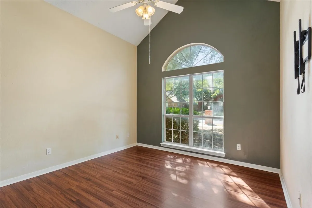 Single Family Residence For Sale in Mc Lennan County , 10005 Polo Park Circle, Waco, Texas 76712, 4 Bedroom, 3 Bathroom, 2 Garage spaces, 2,087 Sqft, built in 1997, mls#21382826, Real Estate Agent in Waco, Homes For Sale in Mc Lennan county, Homes For Sale in Waco, Realtor in Waco Texas, Real Estate Brokerage Independent Realty Texas, Luminita Cordes Realtor