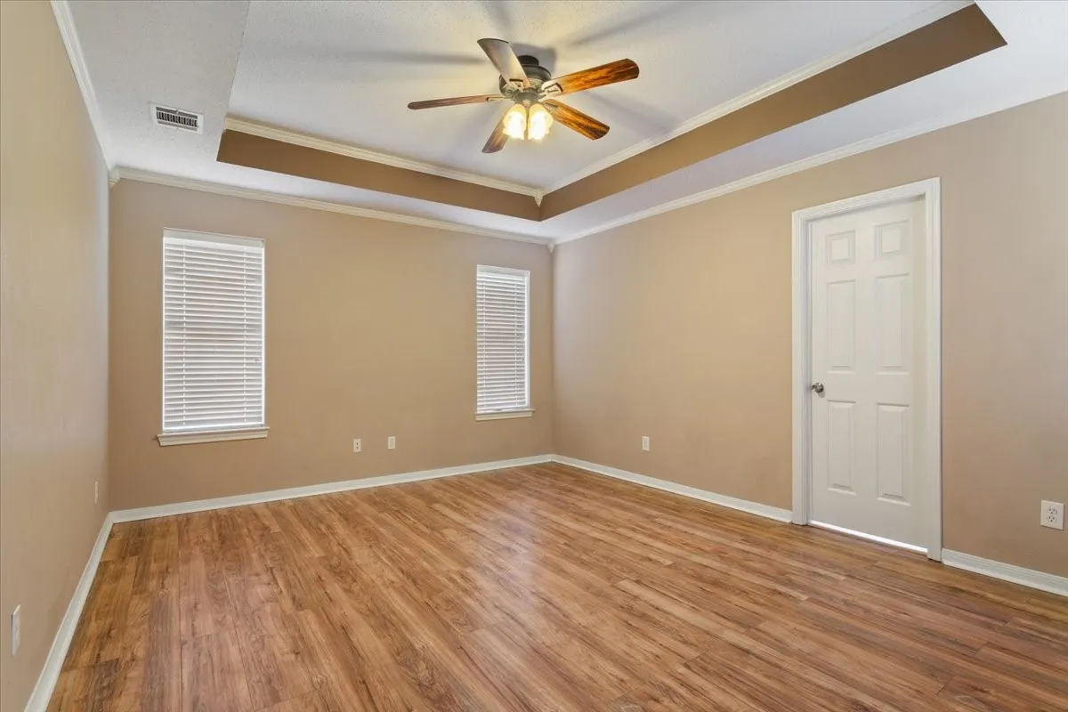Single Family Residence For Sale in Mc Lennan County , 10005 Polo Park Circle, Waco, Texas 76712, 4 Bedroom, 3 Bathroom, 2 Garage spaces, 2,087 Sqft, built in 1997, mls#21382826, Real Estate Agent in Waco, Homes For Sale in Mc Lennan county, Homes For Sale in Waco, Realtor in Waco Texas, Real Estate Brokerage Independent Realty Texas, Luminita Cordes Realtor
