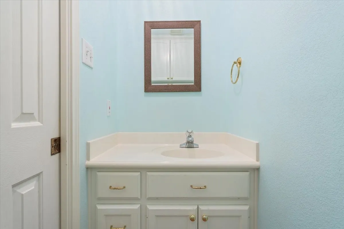 Single Family Residence For Sale in Mc Lennan County , 10005 Polo Park Circle, Waco, Texas 76712, 4 Bedroom, 3 Bathroom, 2 Garage spaces, 2,087 Sqft, built in 1997, mls#21382826, Real Estate Agent in Waco, Homes For Sale in Mc Lennan county, Homes For Sale in Waco, Realtor in Waco Texas, Real Estate Brokerage Independent Realty Texas, Luminita Cordes Realtor
