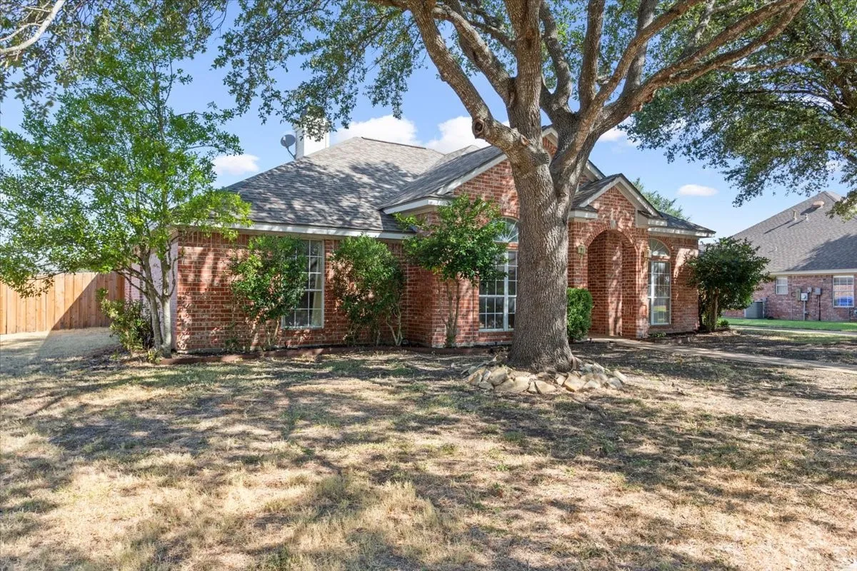 Single Family Residence For Sale in Mc Lennan County , 10005 Polo Park Circle, Waco, Texas 76712, 4 Bedroom, 3 Bathroom, 2 Garage spaces, 2,087 Sqft, built in 1997, mls#21382826, Real Estate Agent in Waco, Homes For Sale in Mc Lennan county, Homes For Sale in Waco, Realtor in Waco Texas, Real Estate Brokerage Independent Realty Texas, Luminita Cordes Realtor