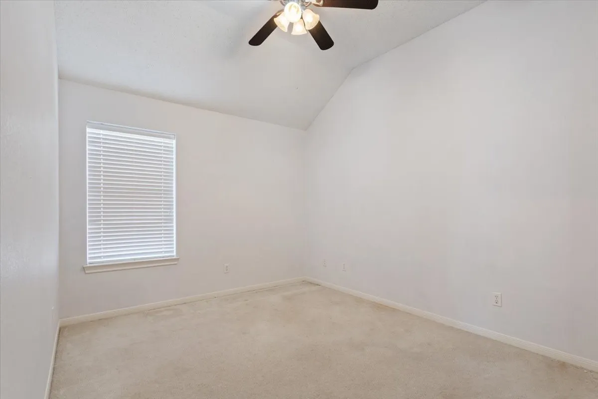 Single Family Residence For Sale in Mc Lennan County , 10005 Polo Park Circle, Waco, Texas 76712, 4 Bedroom, 3 Bathroom, 2 Garage spaces, 2,087 Sqft, built in 1997, mls#21382826, Real Estate Agent in Waco, Homes For Sale in Mc Lennan county, Homes For Sale in Waco, Realtor in Waco Texas, Real Estate Brokerage Independent Realty Texas, Luminita Cordes Realtor