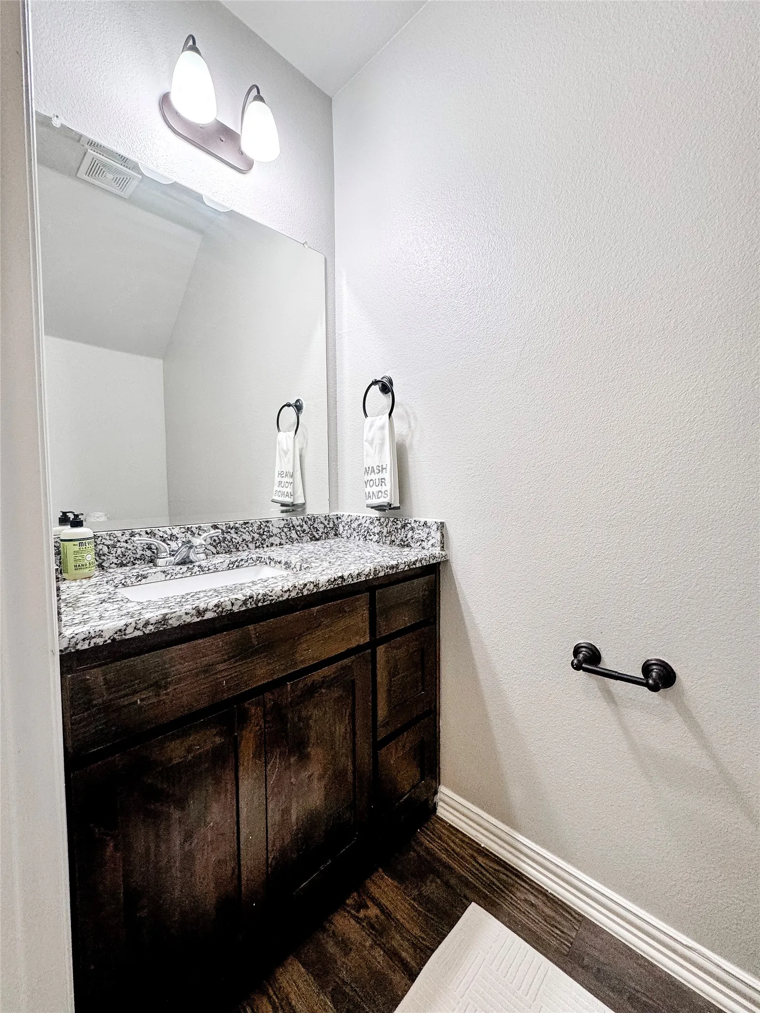 Townhouse For Rent in Parker County , 123 Bennett Hills Drive 3, Weatherford, Texas 76088, 3 Bedroom, 3 Bathroom, 1 Garage spaces, 1,366 Sqft, built in 2017, mls#21382833, Real Estate Agent in Weatherford, Homes For Rent in Parker county, Homes For Rent in Weatherford, Realtor in Weatherford Texas, Real Estate Brokerage Independent Realty Texas, Luminita Cordes Realtor