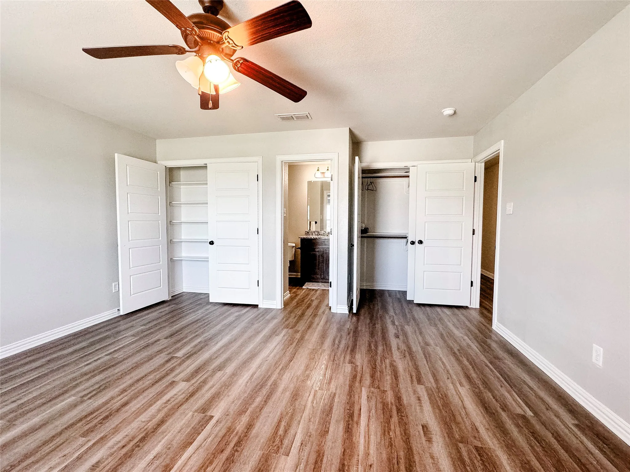Townhouse For Rent in Parker County , 123 Bennett Hills Drive 3, Weatherford, Texas 76088, 3 Bedroom, 3 Bathroom, 1 Garage spaces, 1,366 Sqft, built in 2017, mls#21382833, Real Estate Agent in Weatherford, Homes For Rent in Parker county, Homes For Rent in Weatherford, Realtor in Weatherford Texas, Real Estate Brokerage Independent Realty Texas, Luminita Cordes Realtor