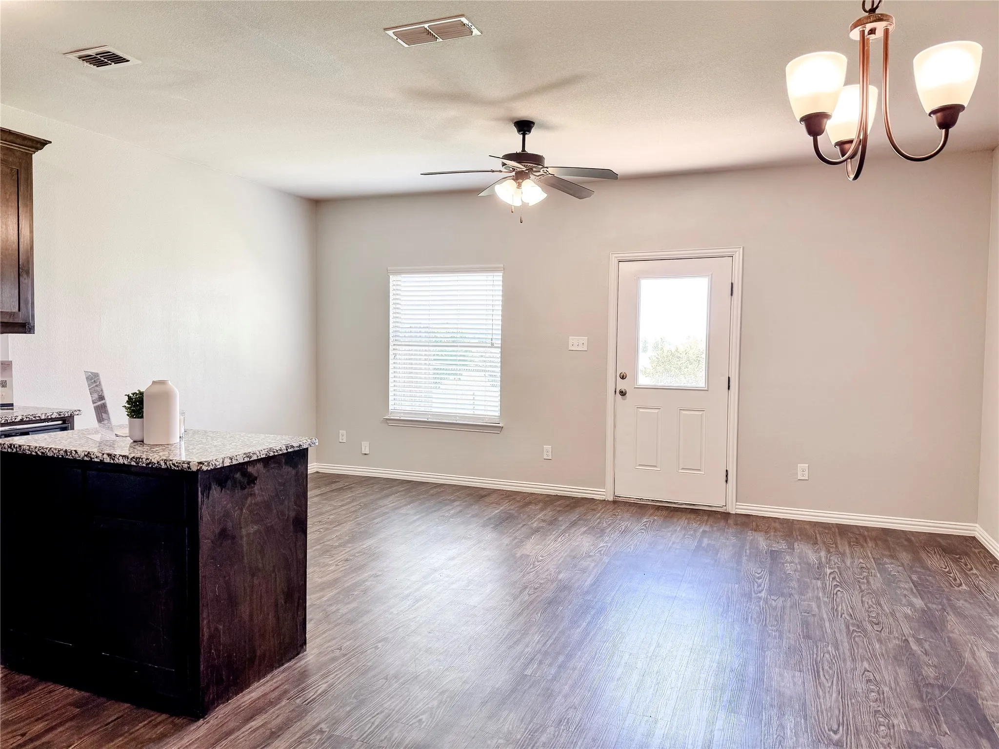 Townhouse For Rent in Parker County , 123 Bennett Hills Drive 3, Weatherford, Texas 76088, 3 Bedroom, 3 Bathroom, 1 Garage spaces, 1,366 Sqft, built in 2017, mls#21382833, Real Estate Agent in Weatherford, Homes For Rent in Parker county, Homes For Rent in Weatherford, Realtor in Weatherford Texas, Real Estate Brokerage Independent Realty Texas, Luminita Cordes Realtor