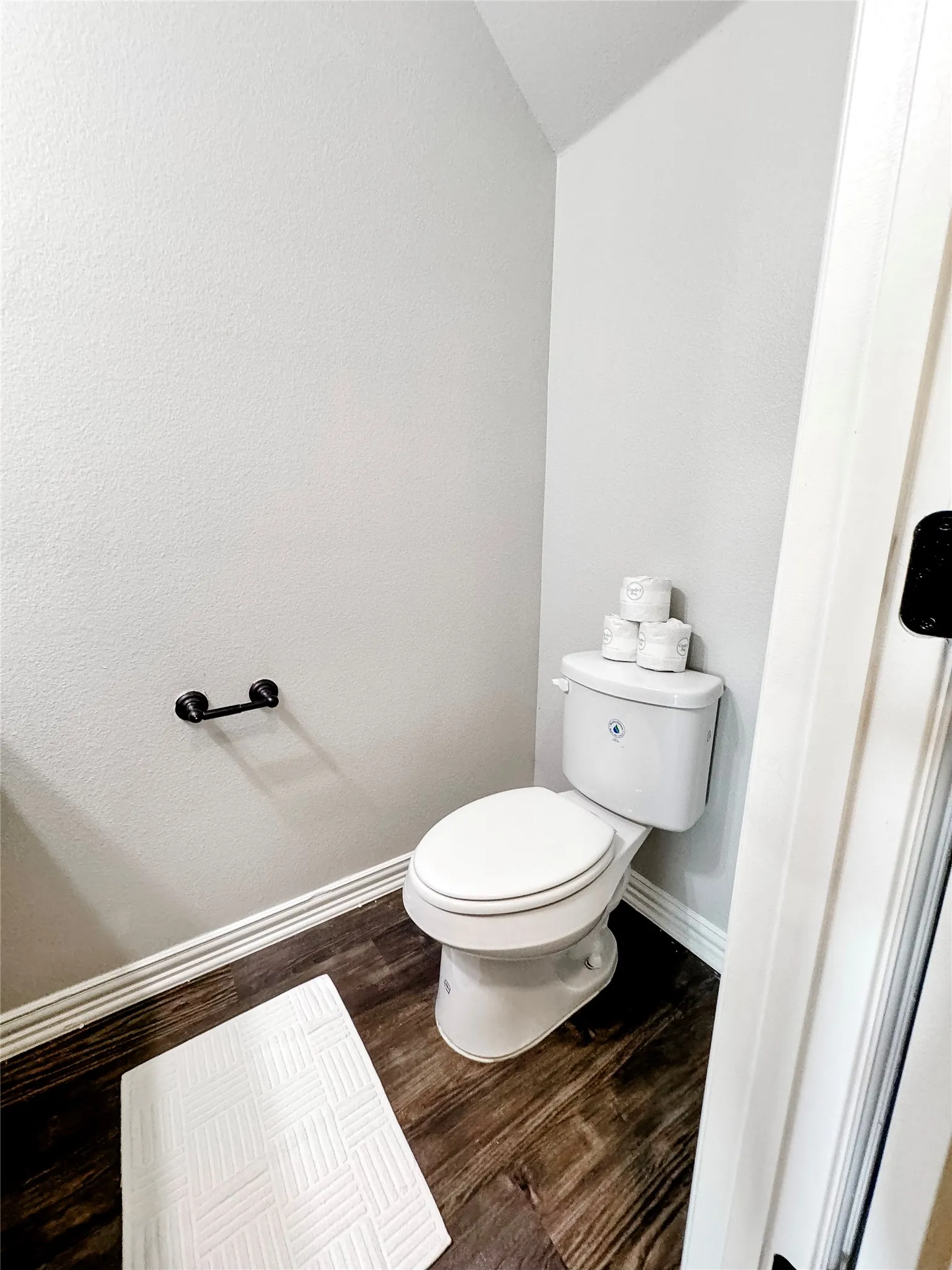 Townhouse For Rent in Parker County , 123 Bennett Hills Drive 3, Weatherford, Texas 76088, 3 Bedroom, 3 Bathroom, 1 Garage spaces, 1,366 Sqft, built in 2017, mls#21382833, Real Estate Agent in Weatherford, Homes For Rent in Parker county, Homes For Rent in Weatherford, Realtor in Weatherford Texas, Real Estate Brokerage Independent Realty Texas, Luminita Cordes Realtor