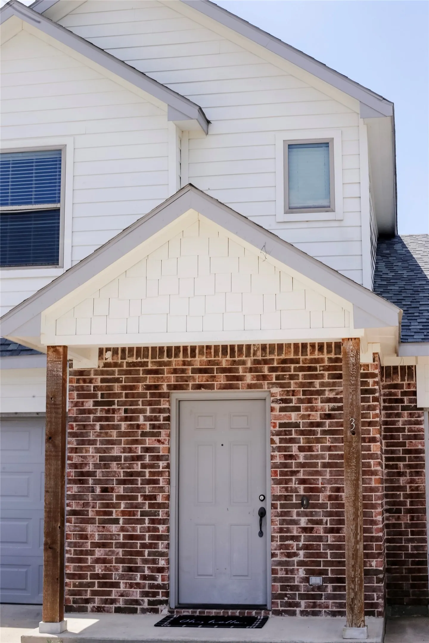 Townhouse For Rent in Parker County , 123 Bennett Hills Drive 3, Weatherford, Texas 76088, 3 Bedroom, 3 Bathroom, 1 Garage spaces, 1,366 Sqft, built in 2017, mls#21382833, Real Estate Agent in Weatherford, Homes For Rent in Parker county, Homes For Rent in Weatherford, Realtor in Weatherford Texas, Real Estate Brokerage Independent Realty Texas, Luminita Cordes Realtor