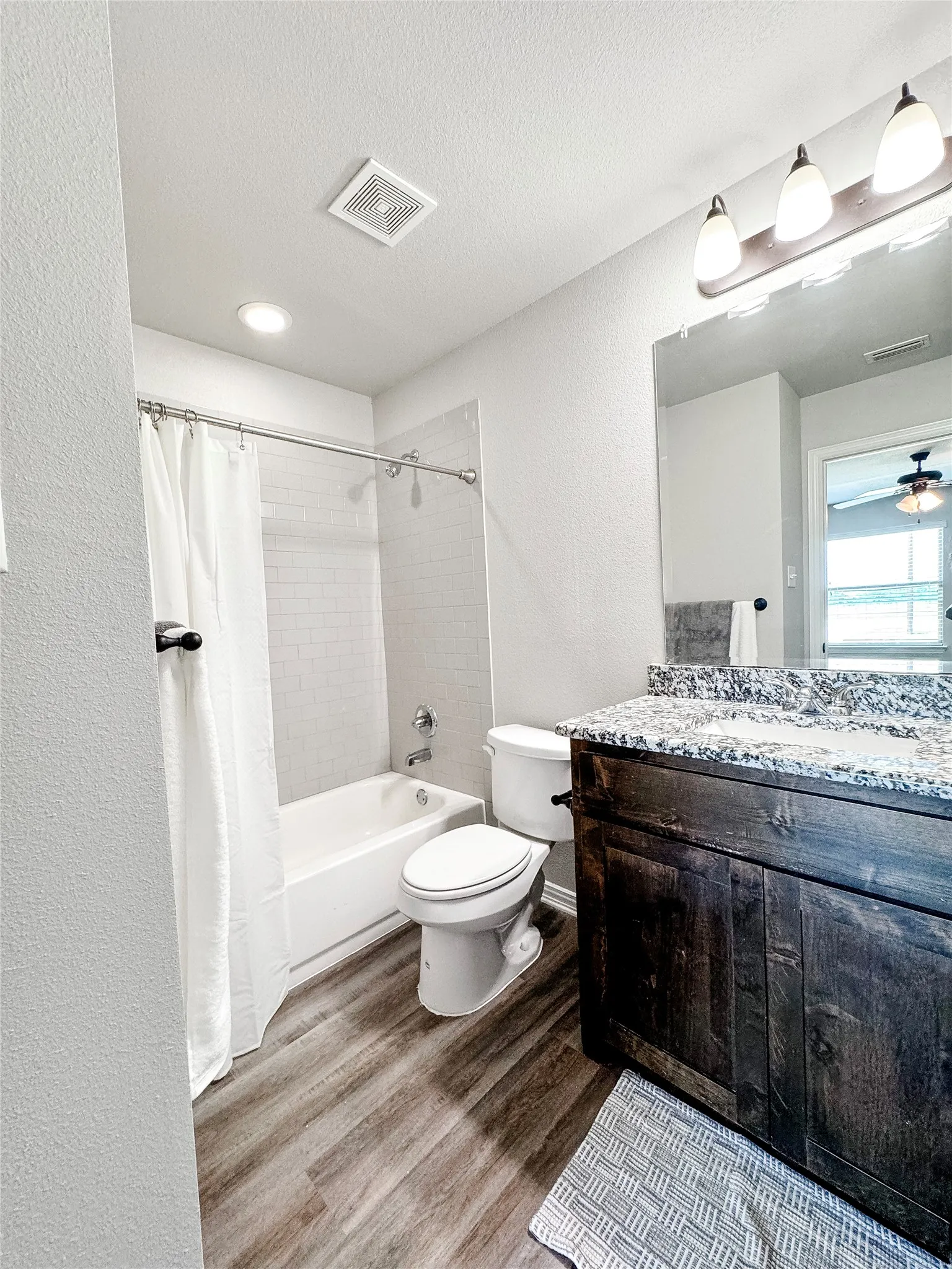 Townhouse For Rent in Parker County , 123 Bennett Hills Drive 3, Weatherford, Texas 76088, 3 Bedroom, 3 Bathroom, 1 Garage spaces, 1,366 Sqft, built in 2017, mls#21382833, Real Estate Agent in Weatherford, Homes For Rent in Parker county, Homes For Rent in Weatherford, Realtor in Weatherford Texas, Real Estate Brokerage Independent Realty Texas, Luminita Cordes Realtor