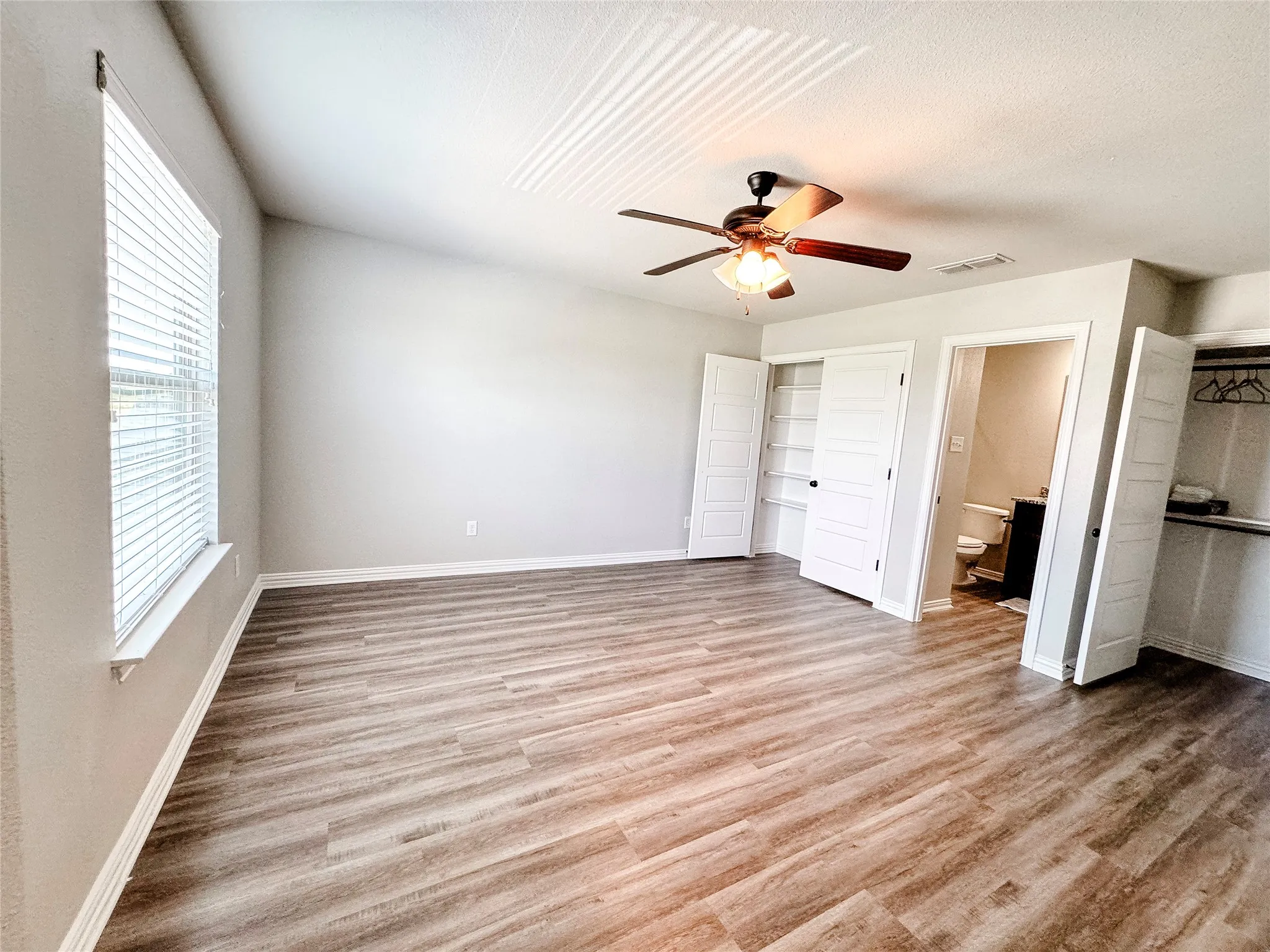 Townhouse For Rent in Parker County , 123 Bennett Hills Drive 3, Weatherford, Texas 76088, 3 Bedroom, 3 Bathroom, 1 Garage spaces, 1,366 Sqft, built in 2017, mls#21382833, Real Estate Agent in Weatherford, Homes For Rent in Parker county, Homes For Rent in Weatherford, Realtor in Weatherford Texas, Real Estate Brokerage Independent Realty Texas, Luminita Cordes Realtor