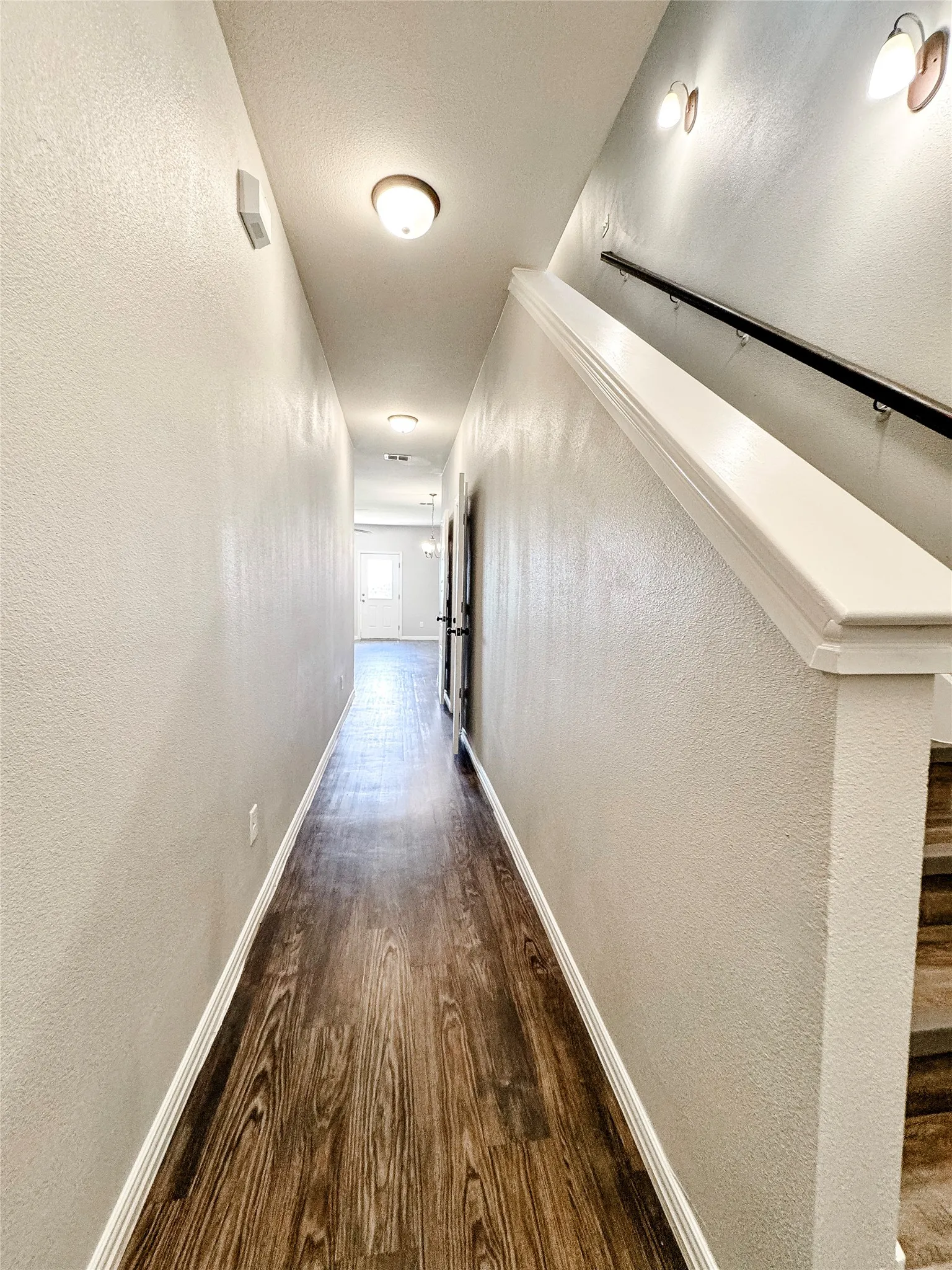 Townhouse For Rent in Parker County , 123 Bennett Hills Drive 3, Weatherford, Texas 76088, 3 Bedroom, 3 Bathroom, 1 Garage spaces, 1,366 Sqft, built in 2017, mls#21382833, Real Estate Agent in Weatherford, Homes For Rent in Parker county, Homes For Rent in Weatherford, Realtor in Weatherford Texas, Real Estate Brokerage Independent Realty Texas, Luminita Cordes Realtor