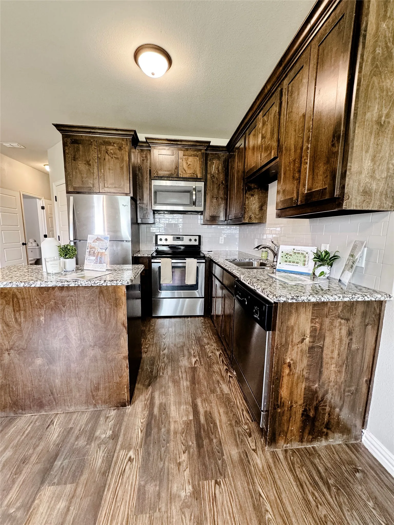 Townhouse For Rent in Parker County , 123 Bennett Hills Drive 3, Weatherford, Texas 76088, 3 Bedroom, 3 Bathroom, 1 Garage spaces, 1,366 Sqft, built in 2017, mls#21382833, Real Estate Agent in Weatherford, Homes For Rent in Parker county, Homes For Rent in Weatherford, Realtor in Weatherford Texas, Real Estate Brokerage Independent Realty Texas, Luminita Cordes Realtor