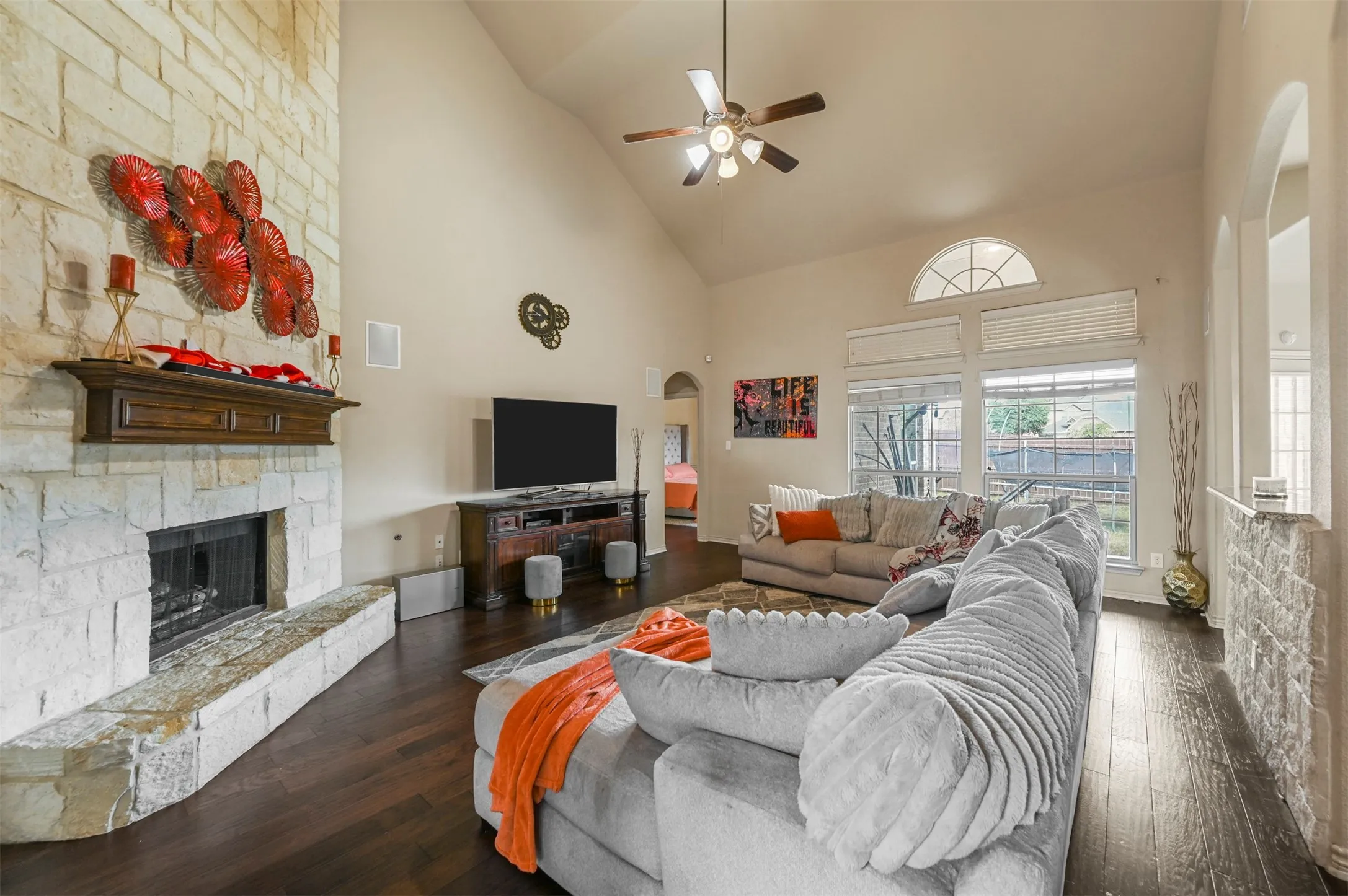 Single Family Residence For Sale in Tarrant County , 5612 Spirit Lake Drive, Fort Worth, Texas 76179, 5 Bedroom, 3 Bathroom, 2 Garage spaces, 2,583 Sqft, built in 2013, mls#21382834, Real Estate Agent in Fort Worth, Homes For Sale in Tarrant county, Homes For Sale in Fort Worth, Realtor in Fort Worth Texas, Real Estate Brokerage Independent Realty Texas, Luminita Cordes Realtor