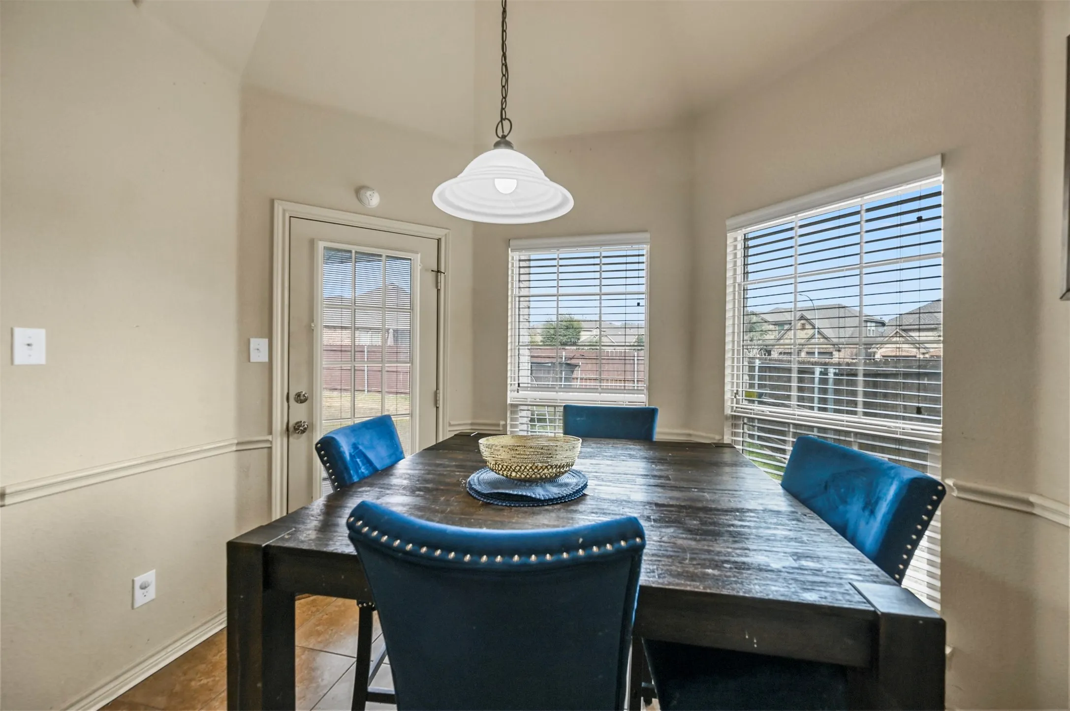 Single Family Residence For Sale in Tarrant County , 5612 Spirit Lake Drive, Fort Worth, Texas 76179, 5 Bedroom, 3 Bathroom, 2 Garage spaces, 2,583 Sqft, built in 2013, mls#21382834, Real Estate Agent in Fort Worth, Homes For Sale in Tarrant county, Homes For Sale in Fort Worth, Realtor in Fort Worth Texas, Real Estate Brokerage Independent Realty Texas, Luminita Cordes Realtor