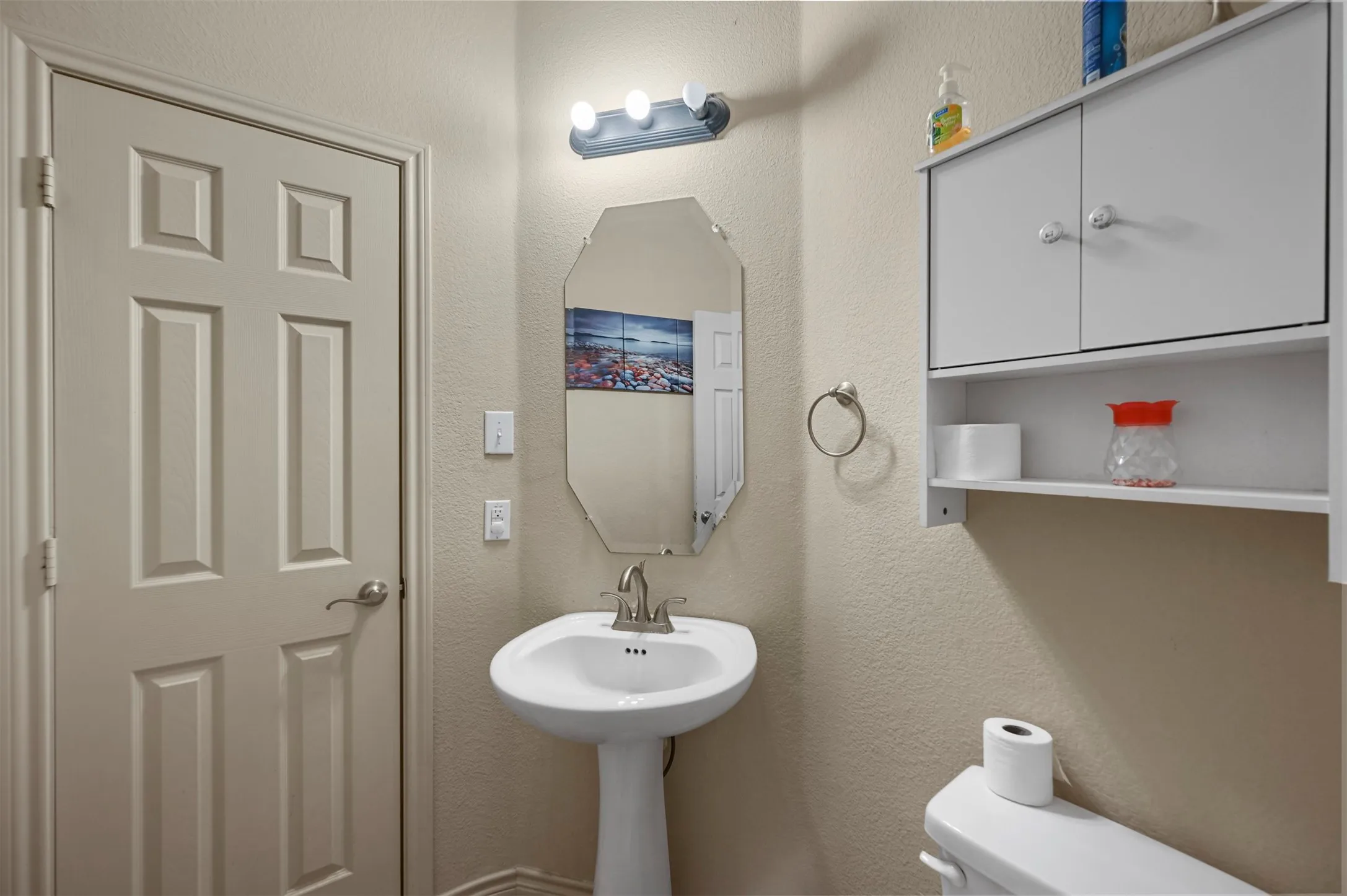 Single Family Residence For Sale in Tarrant County , 5612 Spirit Lake Drive, Fort Worth, Texas 76179, 5 Bedroom, 3 Bathroom, 2 Garage spaces, 2,583 Sqft, built in 2013, mls#21382834, Real Estate Agent in Fort Worth, Homes For Sale in Tarrant county, Homes For Sale in Fort Worth, Realtor in Fort Worth Texas, Real Estate Brokerage Independent Realty Texas, Luminita Cordes Realtor