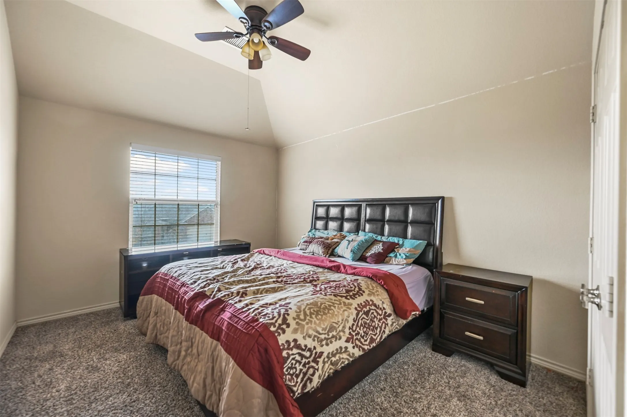 Single Family Residence For Sale in Tarrant County , 5612 Spirit Lake Drive, Fort Worth, Texas 76179, 5 Bedroom, 3 Bathroom, 2 Garage spaces, 2,583 Sqft, built in 2013, mls#21382834, Real Estate Agent in Fort Worth, Homes For Sale in Tarrant county, Homes For Sale in Fort Worth, Realtor in Fort Worth Texas, Real Estate Brokerage Independent Realty Texas, Luminita Cordes Realtor