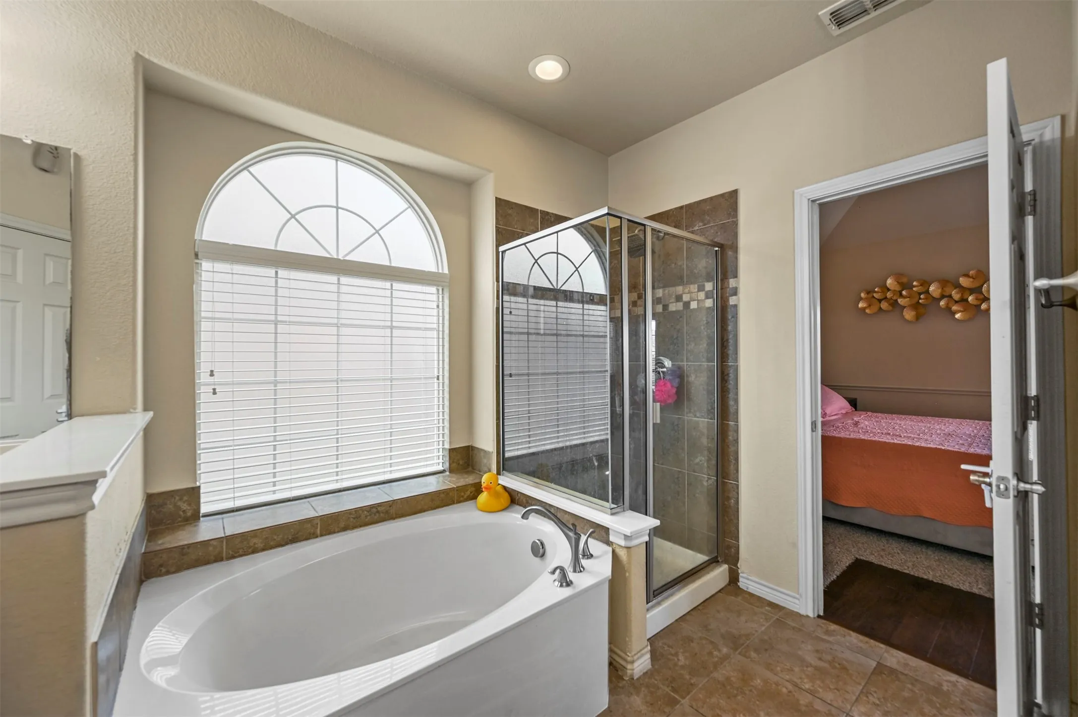Single Family Residence For Sale in Tarrant County , 5612 Spirit Lake Drive, Fort Worth, Texas 76179, 5 Bedroom, 3 Bathroom, 2 Garage spaces, 2,583 Sqft, built in 2013, mls#21382834, Real Estate Agent in Fort Worth, Homes For Sale in Tarrant county, Homes For Sale in Fort Worth, Realtor in Fort Worth Texas, Real Estate Brokerage Independent Realty Texas, Luminita Cordes Realtor