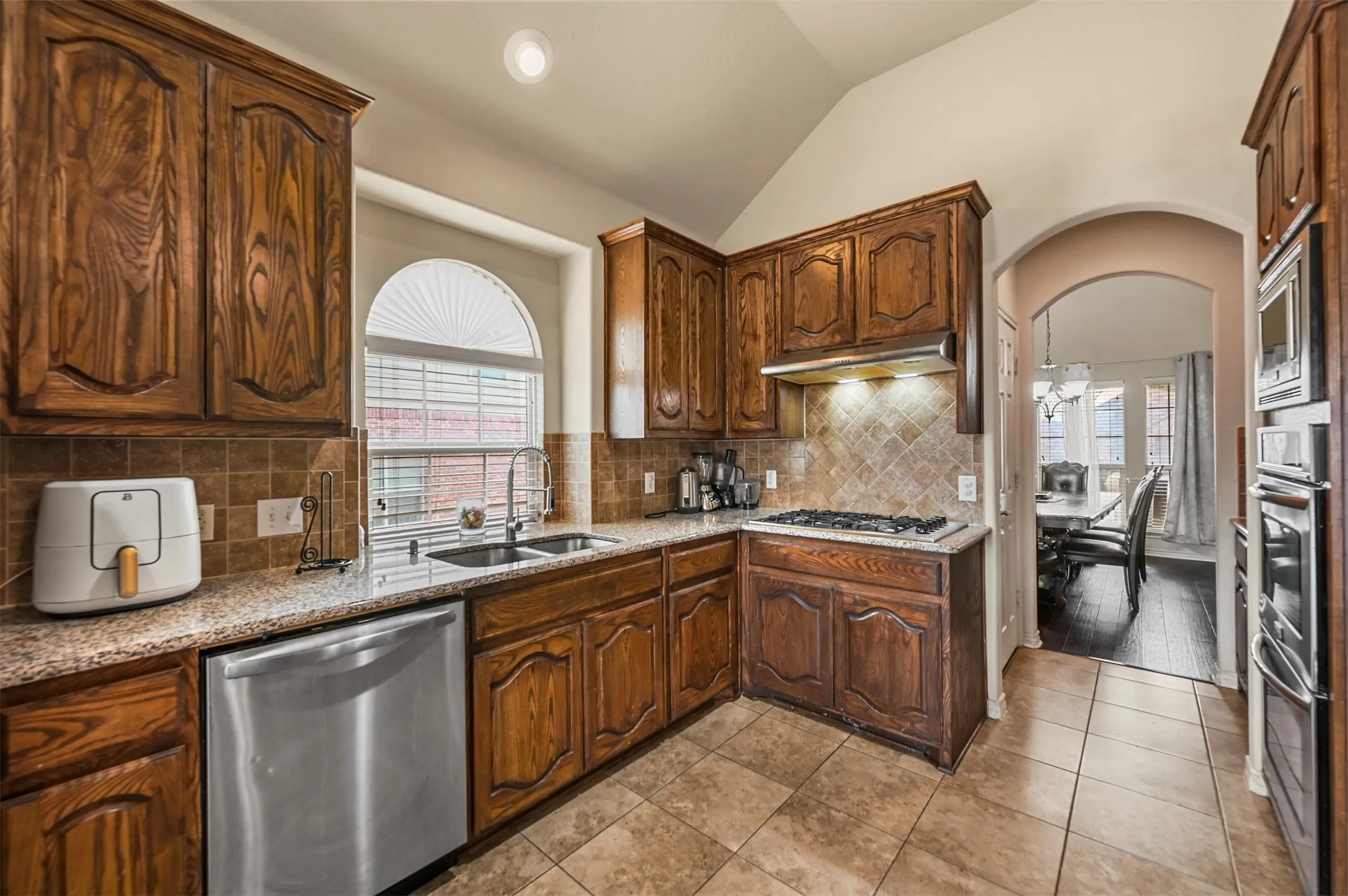 Single Family Residence For Sale in Tarrant County , 5612 Spirit Lake Drive, Fort Worth, Texas 76179, 5 Bedroom, 3 Bathroom, 2 Garage spaces, 2,583 Sqft, built in 2013, mls#21382834, Real Estate Agent in Fort Worth, Homes For Sale in Tarrant county, Homes For Sale in Fort Worth, Realtor in Fort Worth Texas, Real Estate Brokerage Independent Realty Texas, Luminita Cordes Realtor