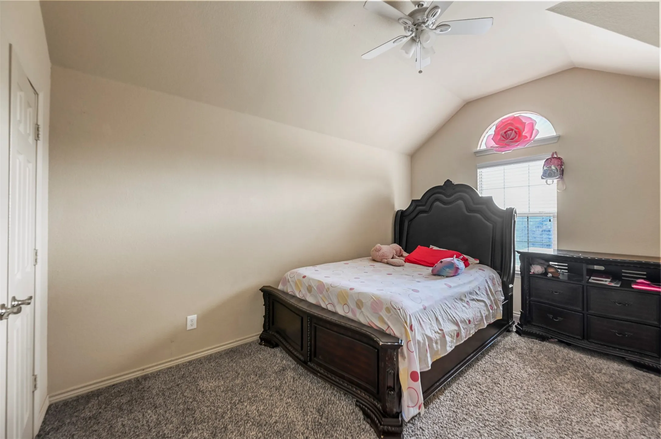 Single Family Residence For Sale in Tarrant County , 5612 Spirit Lake Drive, Fort Worth, Texas 76179, 5 Bedroom, 3 Bathroom, 2 Garage spaces, 2,583 Sqft, built in 2013, mls#21382834, Real Estate Agent in Fort Worth, Homes For Sale in Tarrant county, Homes For Sale in Fort Worth, Realtor in Fort Worth Texas, Real Estate Brokerage Independent Realty Texas, Luminita Cordes Realtor