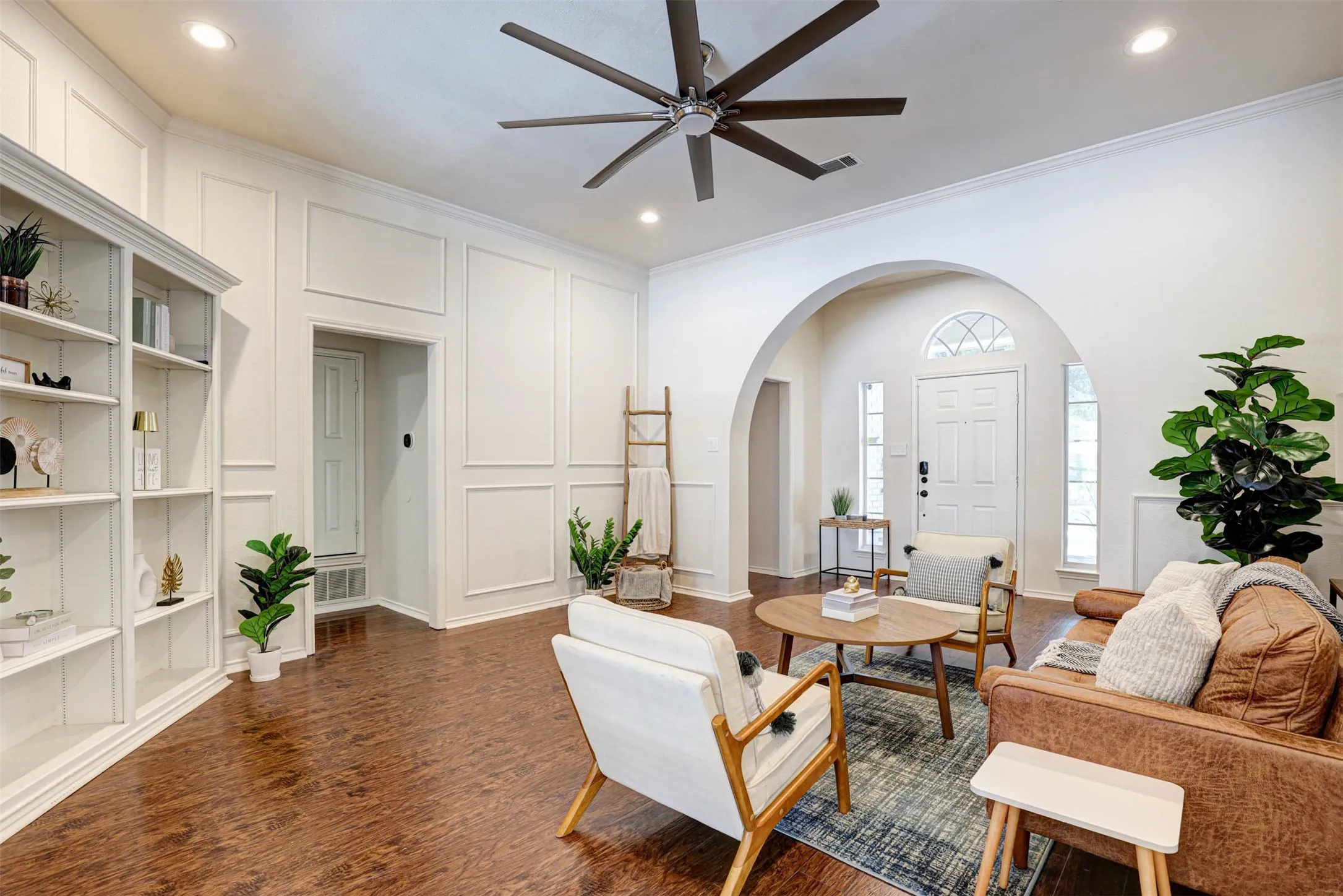 Single Family Residence For Sale in Tarrant County , 7104 Cook Circle, North Richland Hills, Texas 76182, 3 Bedroom, 2 Bathroom, 2 Garage spaces, 1,869 Sqft, built in 1991, mls#21381807, Real Estate Agent in North Richland Hills, Homes For Sale in Tarrant county, Homes For Sale in North Richland Hills, Realtor in North Richland Hills Texas, Real Estate Brokerage Independent Realty Texas, Luminita Cordes Realtor
