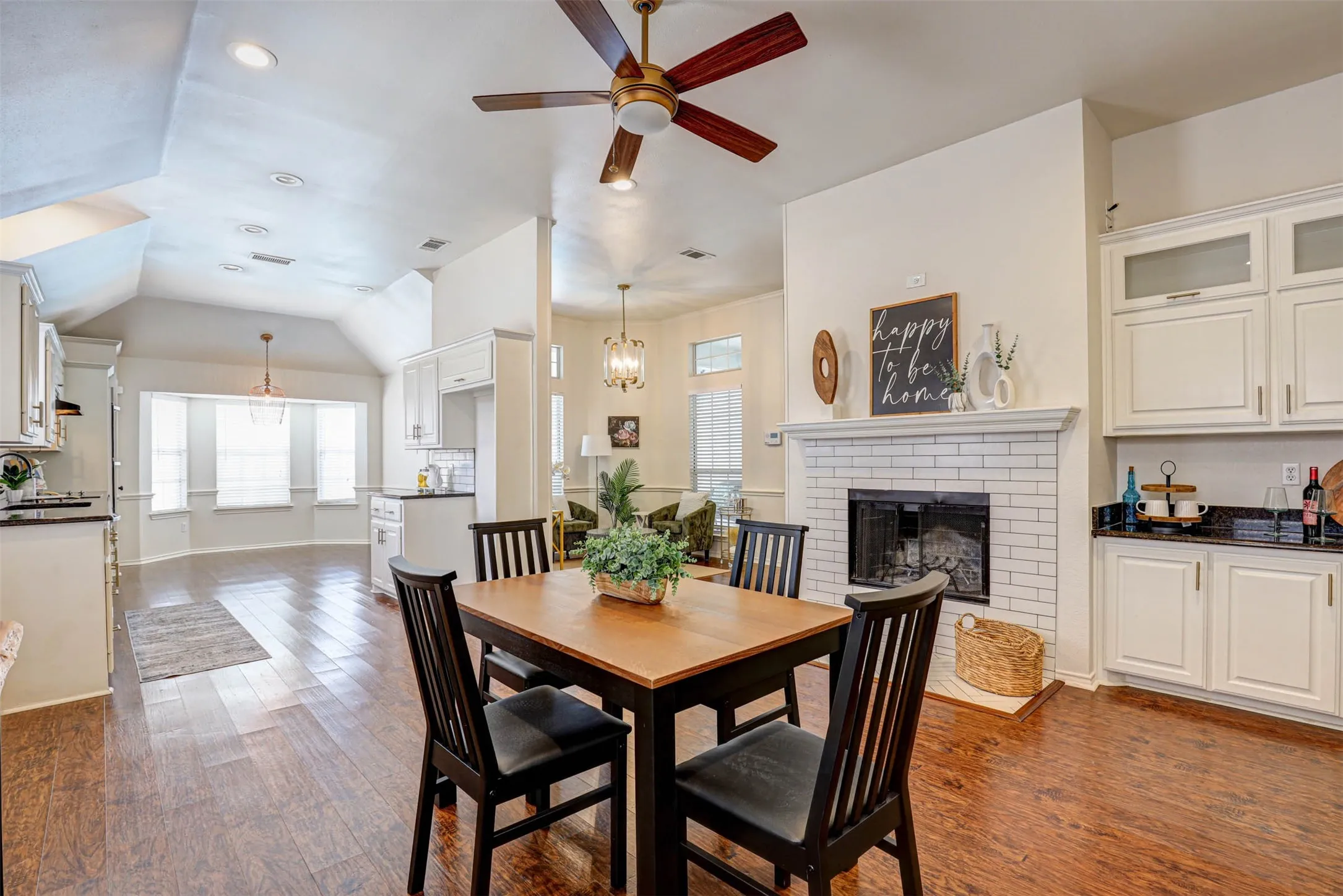Single Family Residence For Sale in Tarrant County , 7104 Cook Circle, North Richland Hills, Texas 76182, 3 Bedroom, 2 Bathroom, 2 Garage spaces, 1,869 Sqft, built in 1991, mls#21381807, Real Estate Agent in North Richland Hills, Homes For Sale in Tarrant county, Homes For Sale in North Richland Hills, Realtor in North Richland Hills Texas, Real Estate Brokerage Independent Realty Texas, Luminita Cordes Realtor