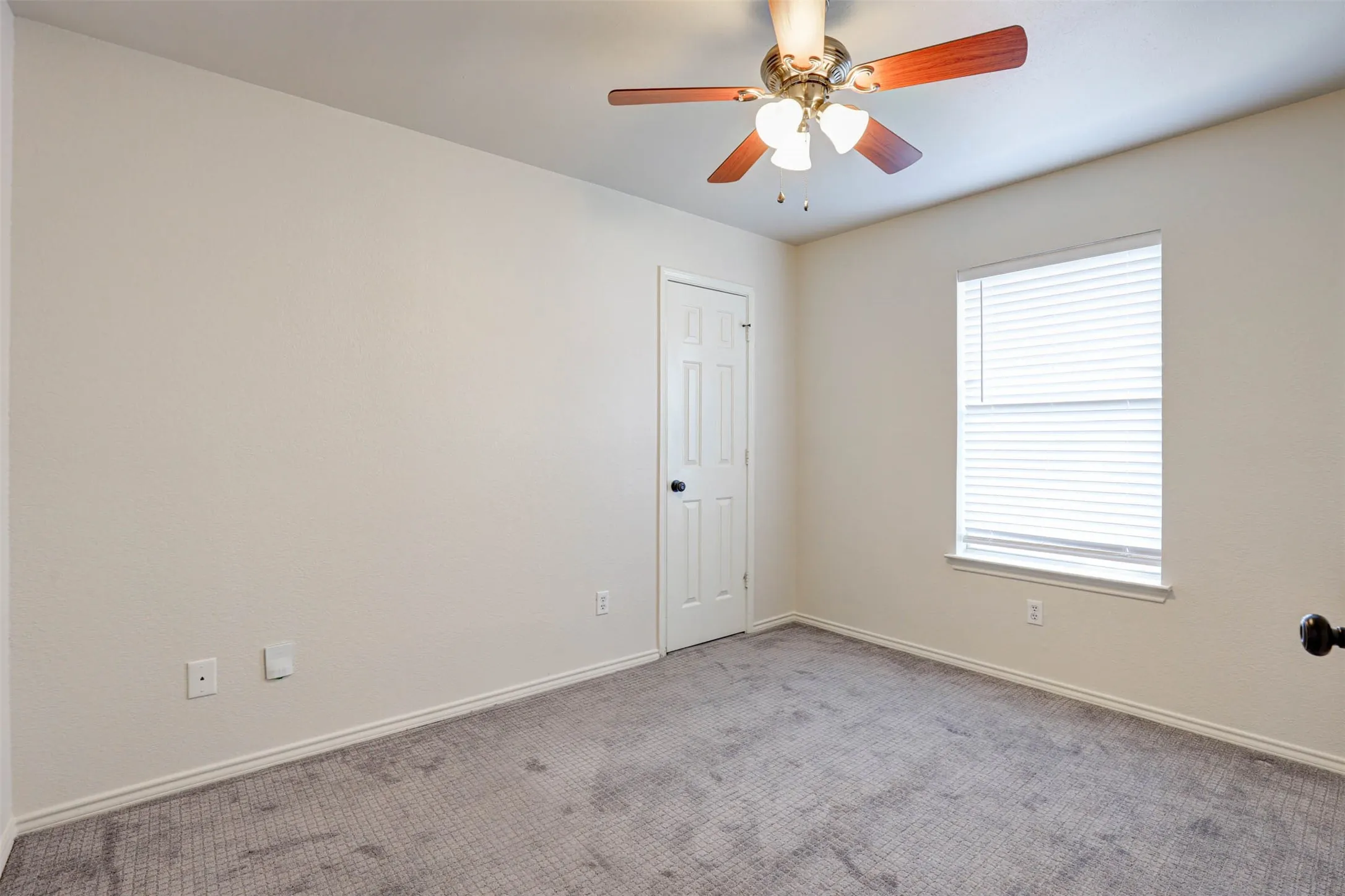 Single Family Residence For Sale in Tarrant County , 7104 Cook Circle, North Richland Hills, Texas 76182, 3 Bedroom, 2 Bathroom, 2 Garage spaces, 1,869 Sqft, built in 1991, mls#21381807, Real Estate Agent in North Richland Hills, Homes For Sale in Tarrant county, Homes For Sale in North Richland Hills, Realtor in North Richland Hills Texas, Real Estate Brokerage Independent Realty Texas, Luminita Cordes Realtor