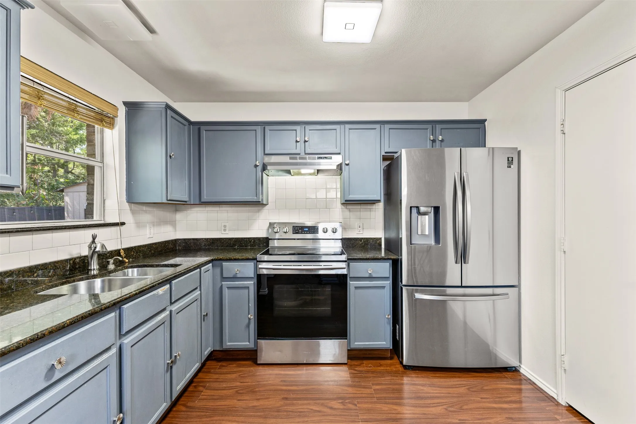 Single Family Residence For Sale in Dallas County , 4012 Whitby Avenue, Dallas, Texas 75237, 4 Bedroom, 2 Bathroom, Garage spaces, 1,532 Sqft, built in 2005, mls#21381410, Real Estate Agent in Dallas, Homes For Sale in Dallas county, Homes For Sale in Dallas, Realtor in Dallas Texas, Real Estate Brokerage Independent Realty Texas, Luminita Cordes Realtor
