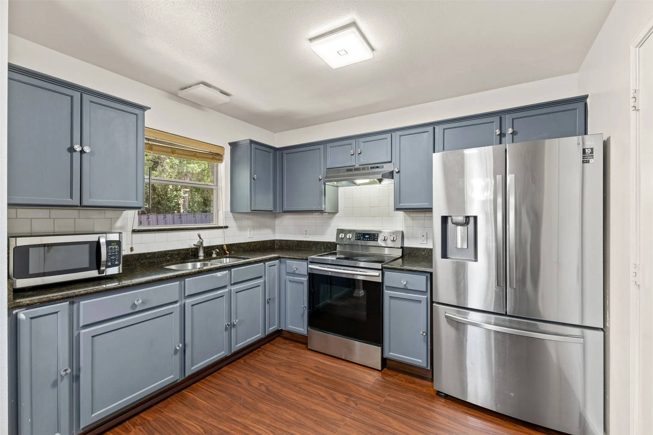 Single Family Residence For Sale in Dallas County , 4012 Whitby Avenue, Dallas, Texas 75237, 4 Bedroom, 2 Bathroom, Garage spaces, 1,532 Sqft, built in 2005, mls#21381410, Real Estate Agent in Dallas, Homes For Sale in Dallas county, Homes For Sale in Dallas, Realtor in Dallas Texas, Real Estate Brokerage Independent Realty Texas, Luminita Cordes Realtor