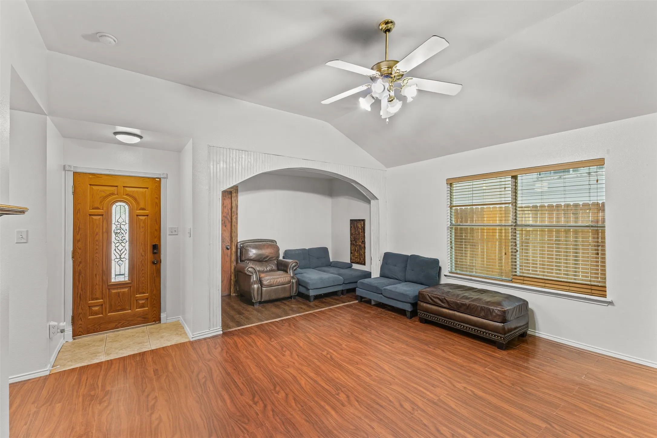 Single Family Residence For Sale in Dallas County , 4012 Whitby Avenue, Dallas, Texas 75237, 4 Bedroom, 2 Bathroom, Garage spaces, 1,532 Sqft, built in 2005, mls#21381410, Real Estate Agent in Dallas, Homes For Sale in Dallas county, Homes For Sale in Dallas, Realtor in Dallas Texas, Real Estate Brokerage Independent Realty Texas, Luminita Cordes Realtor