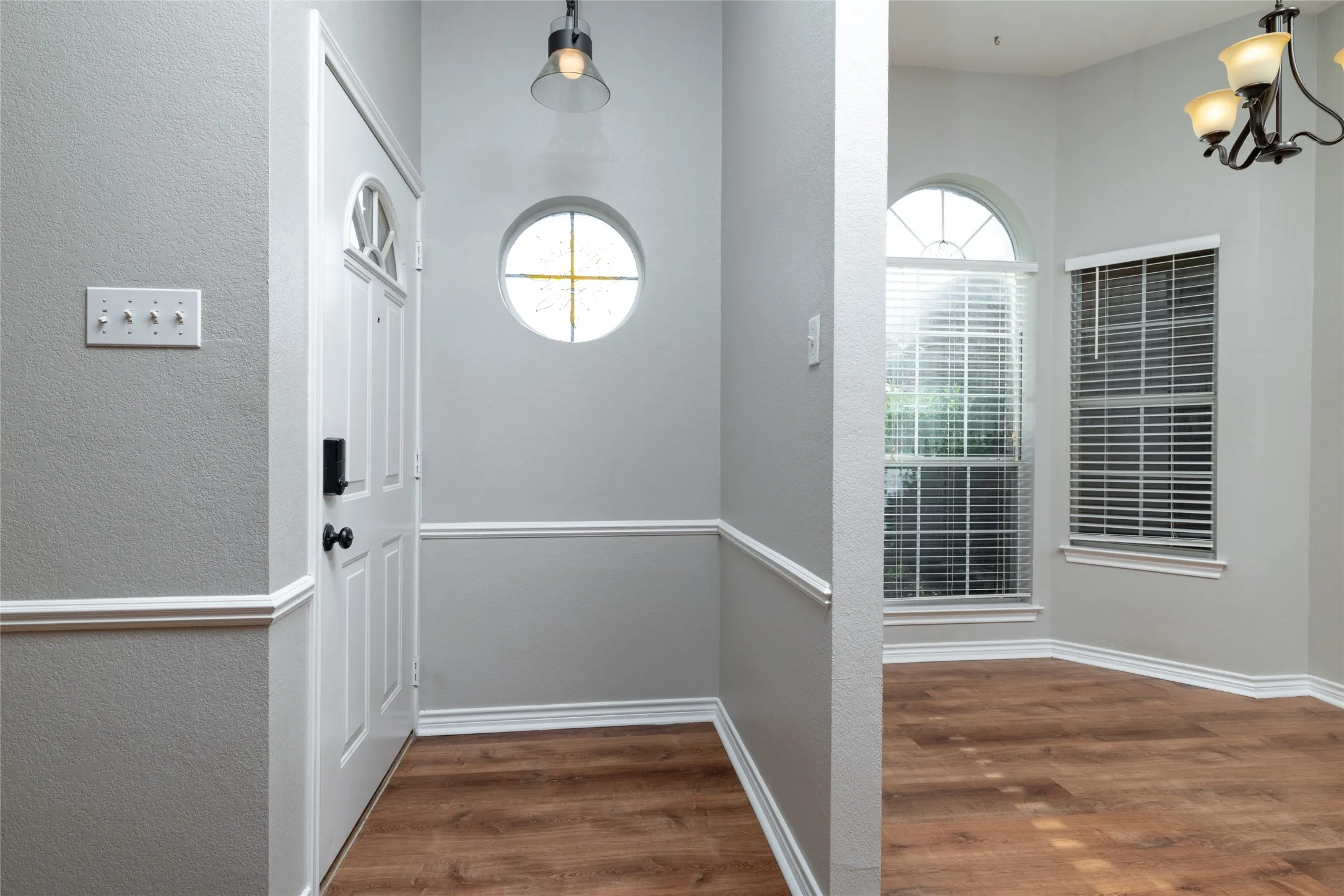 Single Family Residence For Sale in Parker County , 1412 S Elm Street, Weatherford, Texas 76086, 3 Bedroom, 2 Bathroom, 1 Garage spaces, 1,080 Sqft, built in 1995, mls#21381426, Real Estate Agent in Weatherford, Homes For Sale in Parker county, Homes For Sale in Weatherford, Realtor in Weatherford Texas, Real Estate Brokerage Independent Realty Texas, Luminita Cordes Realtor