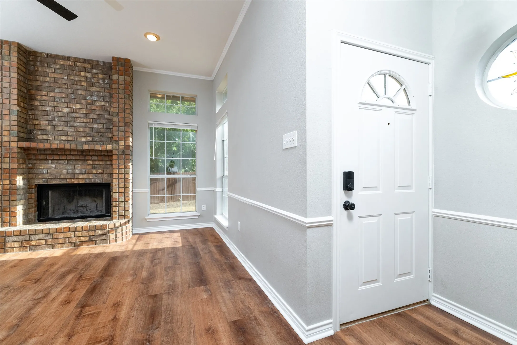 Single Family Residence For Sale in Parker County , 1412 S Elm Street, Weatherford, Texas 76086, 3 Bedroom, 2 Bathroom, 1 Garage spaces, 1,080 Sqft, built in 1995, mls#21381426, Real Estate Agent in Weatherford, Homes For Sale in Parker county, Homes For Sale in Weatherford, Realtor in Weatherford Texas, Real Estate Brokerage Independent Realty Texas, Luminita Cordes Realtor