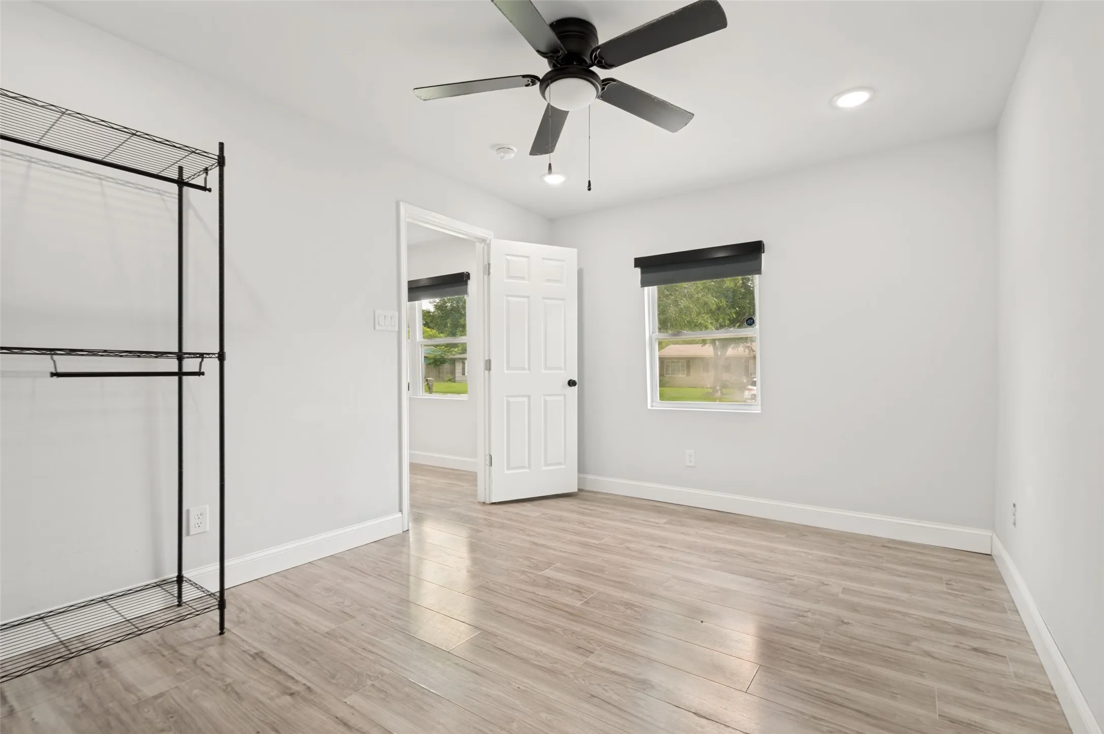 Single Family Residence For Sale in Tarrant County , 1301 Cardinal Street, Arlington, Texas 76010, 4 Bedroom, 2 Bathroom, Garage spaces, 1,162 Sqft, built in 1955, mls#21382837, Real Estate Agent in Arlington, Homes For Sale in Tarrant county, Homes For Sale in Arlington, Realtor in Arlington Texas, Real Estate Brokerage Independent Realty Texas, Luminita Cordes Realtor