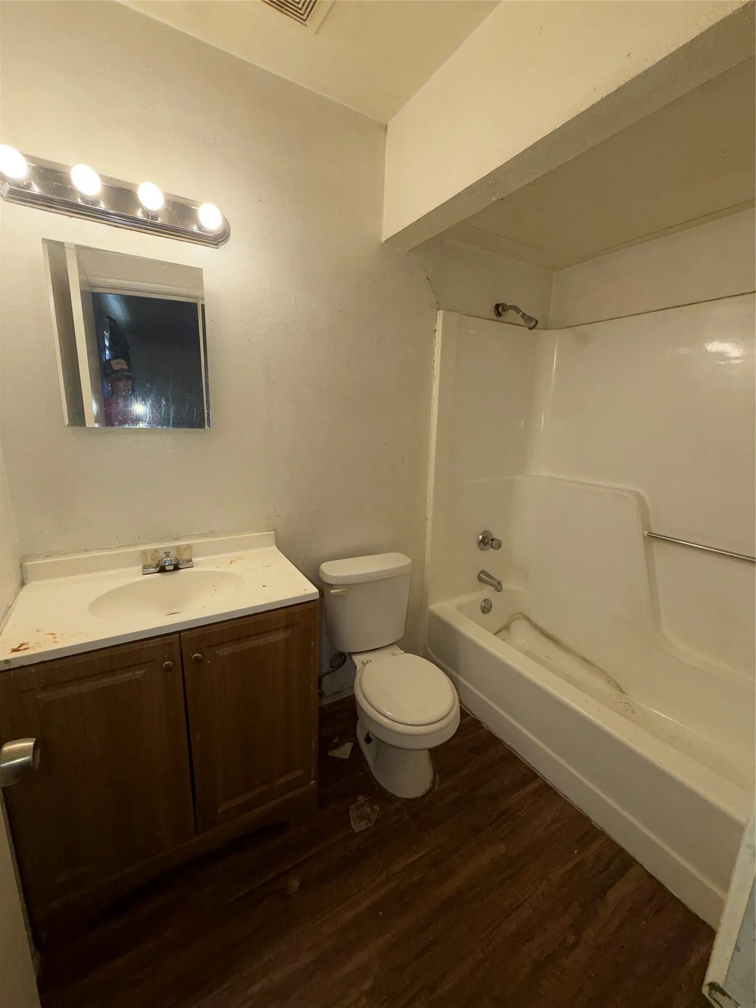 Single Family Residence For Sale in Dallas County , 9419 Culberson Street, Dallas, Texas 75227, 3 Bedroom, 2 Bathroom, Garage spaces, 1,306 Sqft, built in 1983, mls#21382848, Real Estate Agent in Dallas, Homes For Sale in Dallas county, Homes For Sale in Dallas, Realtor in Dallas Texas, Real Estate Brokerage Independent Realty Texas, Luminita Cordes Realtor