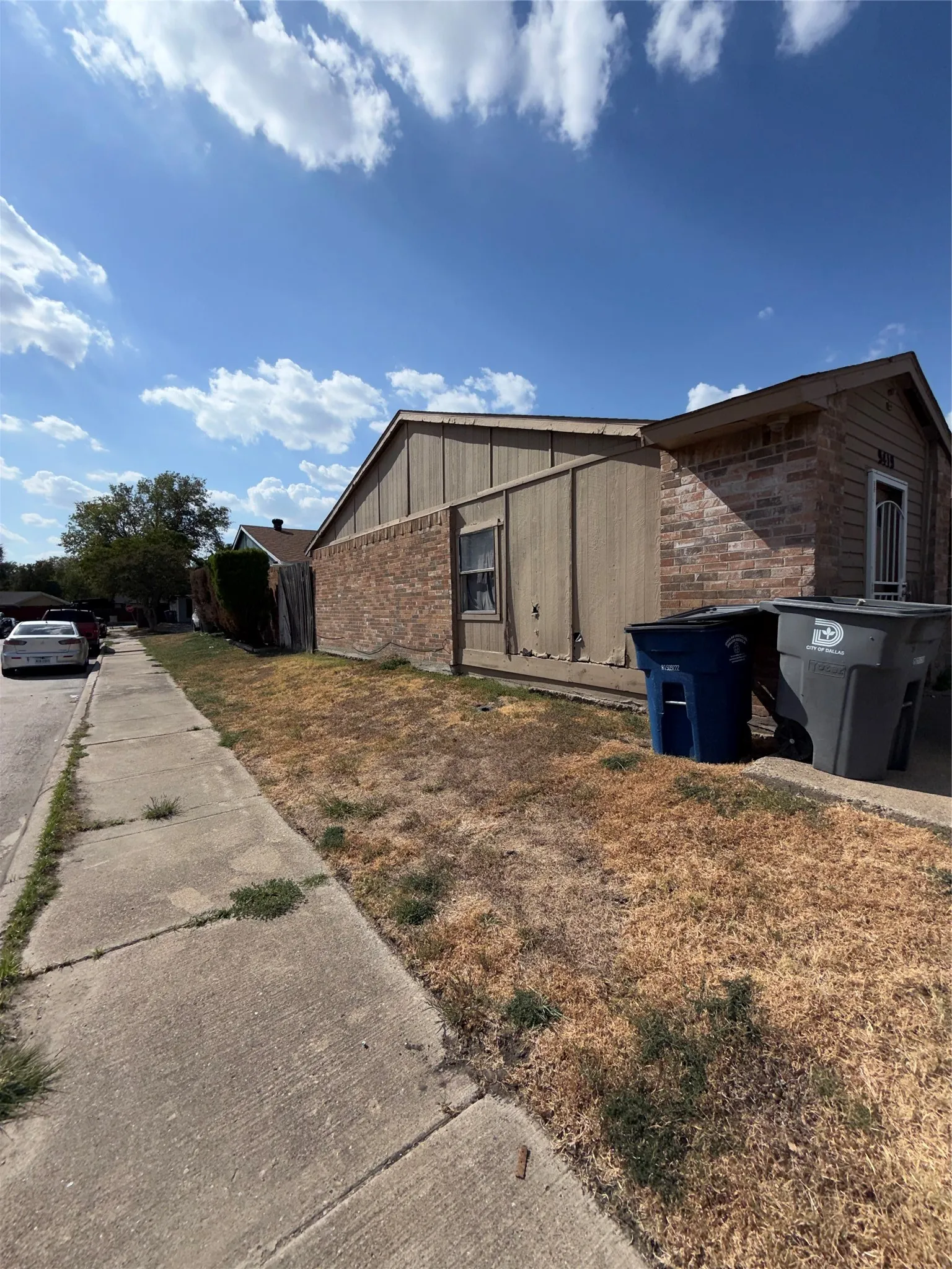 Single Family Residence For Sale in Dallas County , 9419 Culberson Street, Dallas, Texas 75227, 3 Bedroom, 2 Bathroom, Garage spaces, 1,306 Sqft, built in 1983, mls#21382848, Real Estate Agent in Dallas, Homes For Sale in Dallas county, Homes For Sale in Dallas, Realtor in Dallas Texas, Real Estate Brokerage Independent Realty Texas, Luminita Cordes Realtor