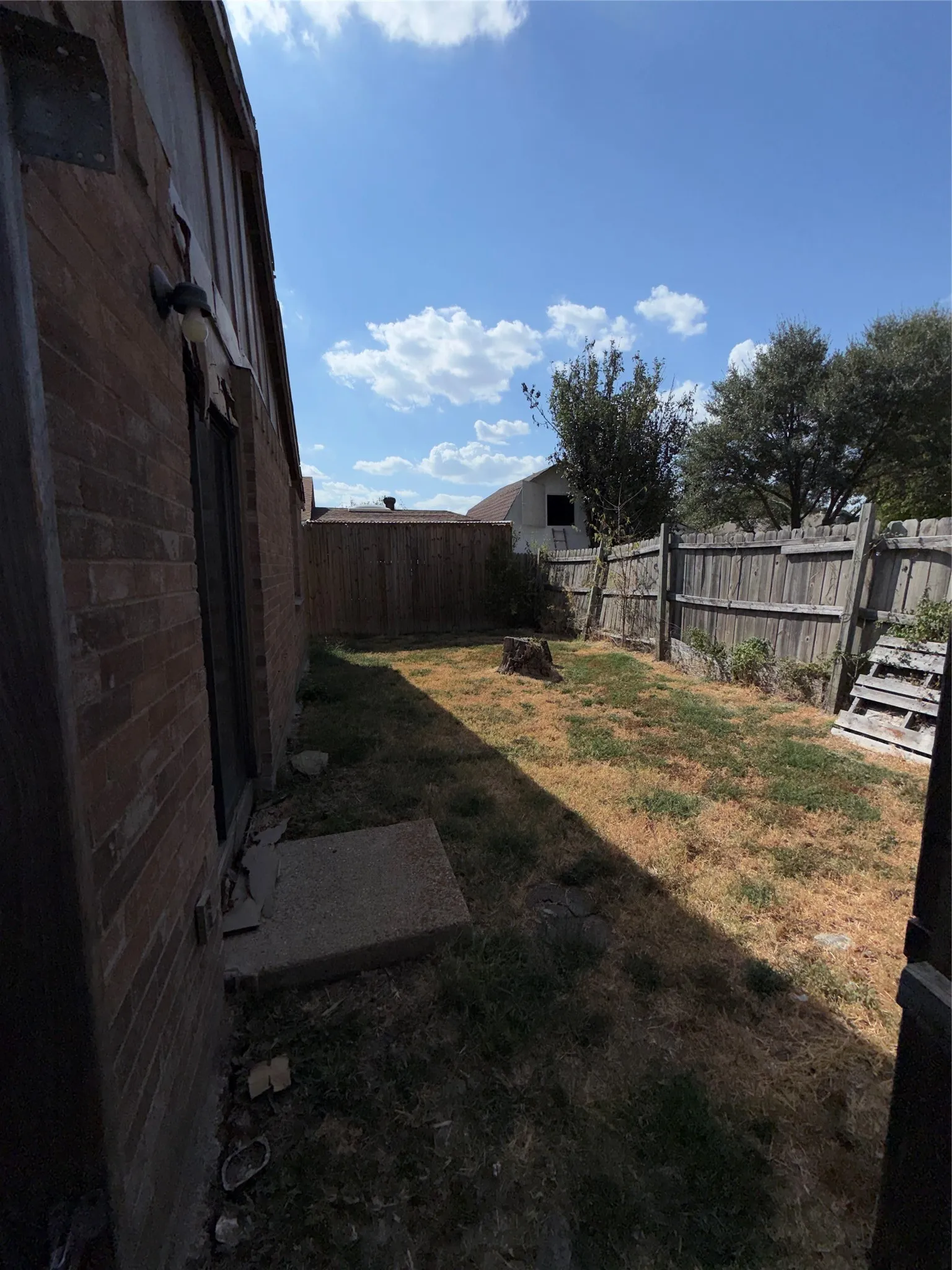 Single Family Residence For Sale in Dallas County , 9419 Culberson Street, Dallas, Texas 75227, 3 Bedroom, 2 Bathroom, Garage spaces, 1,306 Sqft, built in 1983, mls#21382848, Real Estate Agent in Dallas, Homes For Sale in Dallas county, Homes For Sale in Dallas, Realtor in Dallas Texas, Real Estate Brokerage Independent Realty Texas, Luminita Cordes Realtor