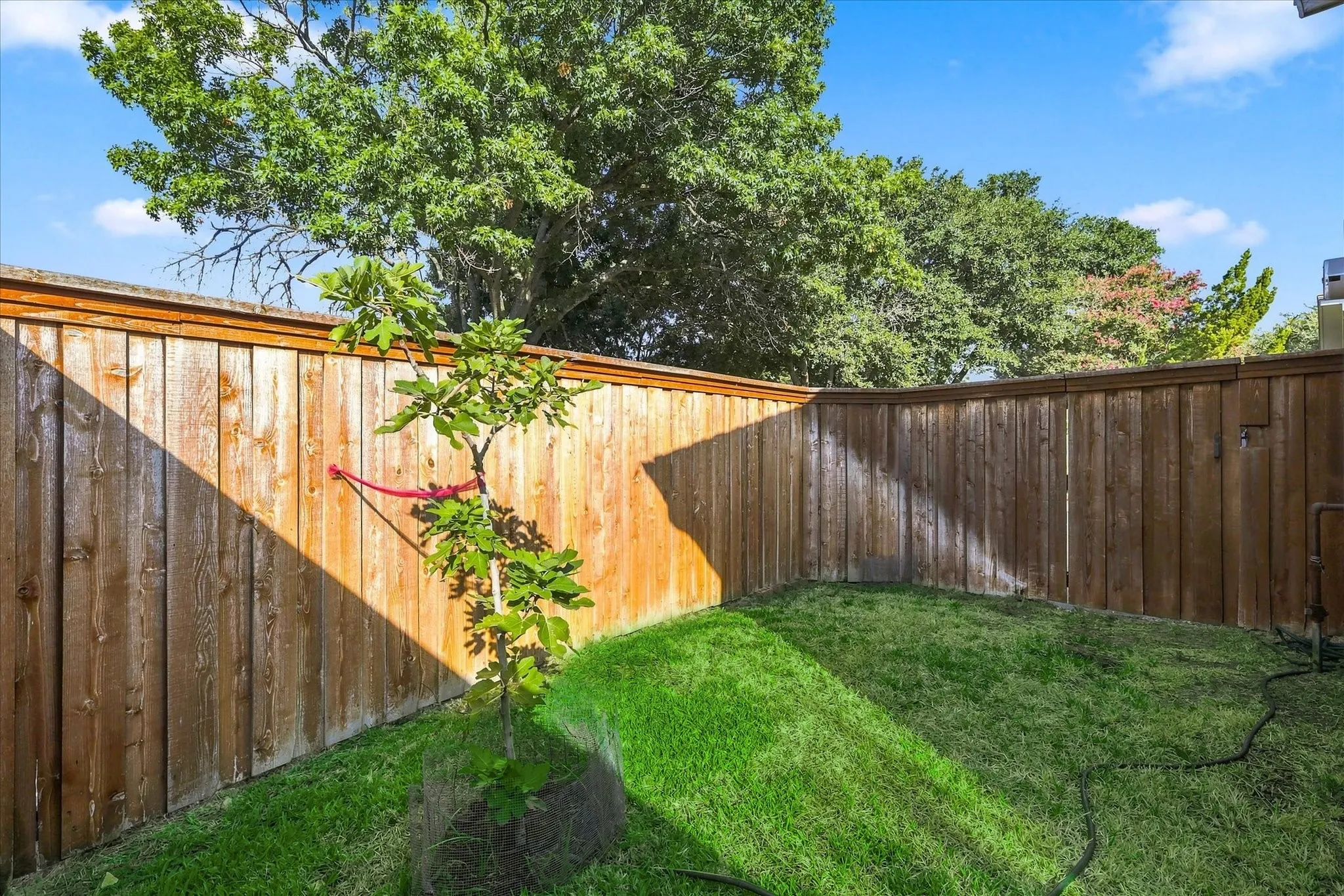 Duplex For Rent in Dallas County , 2021 Whippoorwill Lane, Carrollton, Texas 75006, 2 Bedroom, 2 Bathroom, 2 Garage spaces, 2,016 Sqft, built in 1978, mls#21380596, Real Estate Agent in Carrollton, Homes For Rent in Dallas county, Homes For Rent in Carrollton, Realtor in Carrollton Texas, Real Estate Brokerage Independent Realty Texas, Luminita Cordes Realtor