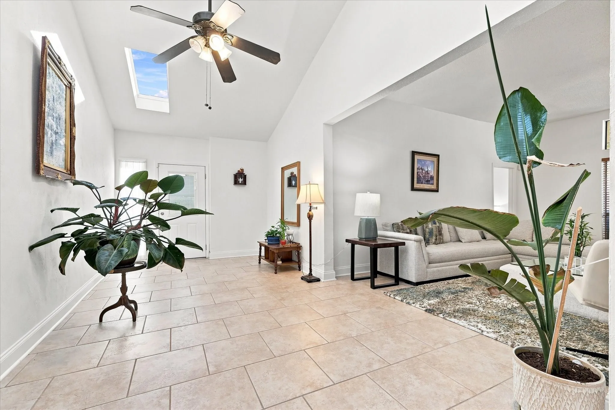 Duplex For Rent in Dallas County , 2021 Whippoorwill Lane, Carrollton, Texas 75006, 2 Bedroom, 2 Bathroom, 2 Garage spaces, 2,016 Sqft, built in 1978, mls#21380596, Real Estate Agent in Carrollton, Homes For Rent in Dallas county, Homes For Rent in Carrollton, Realtor in Carrollton Texas, Real Estate Brokerage Independent Realty Texas, Luminita Cordes Realtor