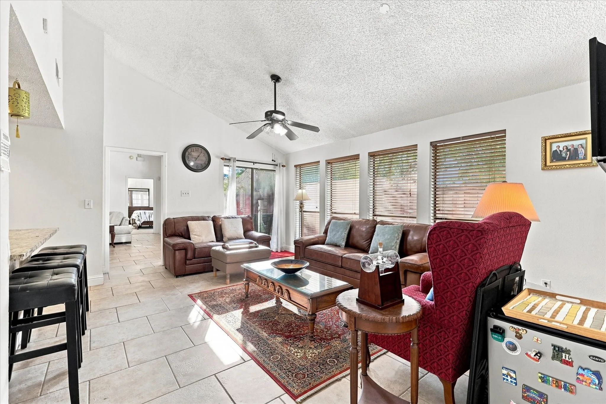 Duplex For Rent in Dallas County , 2021 Whippoorwill Lane, Carrollton, Texas 75006, 2 Bedroom, 2 Bathroom, 2 Garage spaces, 2,016 Sqft, built in 1978, mls#21380596, Real Estate Agent in Carrollton, Homes For Rent in Dallas county, Homes For Rent in Carrollton, Realtor in Carrollton Texas, Real Estate Brokerage Independent Realty Texas, Luminita Cordes Realtor