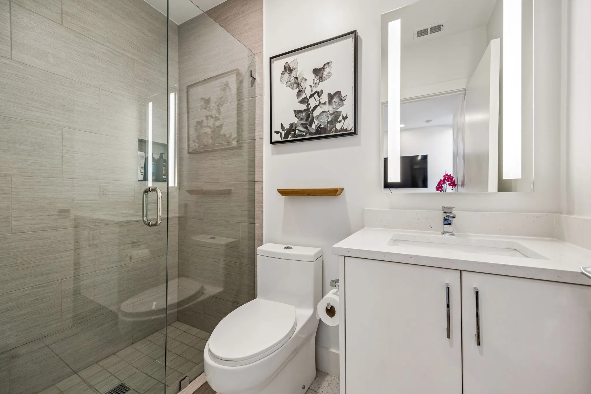 Single Family Residence For Sale in Dallas County , 4820 Dinsmore Court, Dallas, Texas 75204, 3 Bedroom, 4 Bathroom, 2 Garage spaces, 2,176 Sqft, built in 2020, mls#21382332, Real Estate Agent in Dallas, Homes For Sale in Dallas county, Homes For Sale in Dallas, Realtor in Dallas Texas, Real Estate Brokerage Independent Realty Texas, Luminita Cordes Realtor