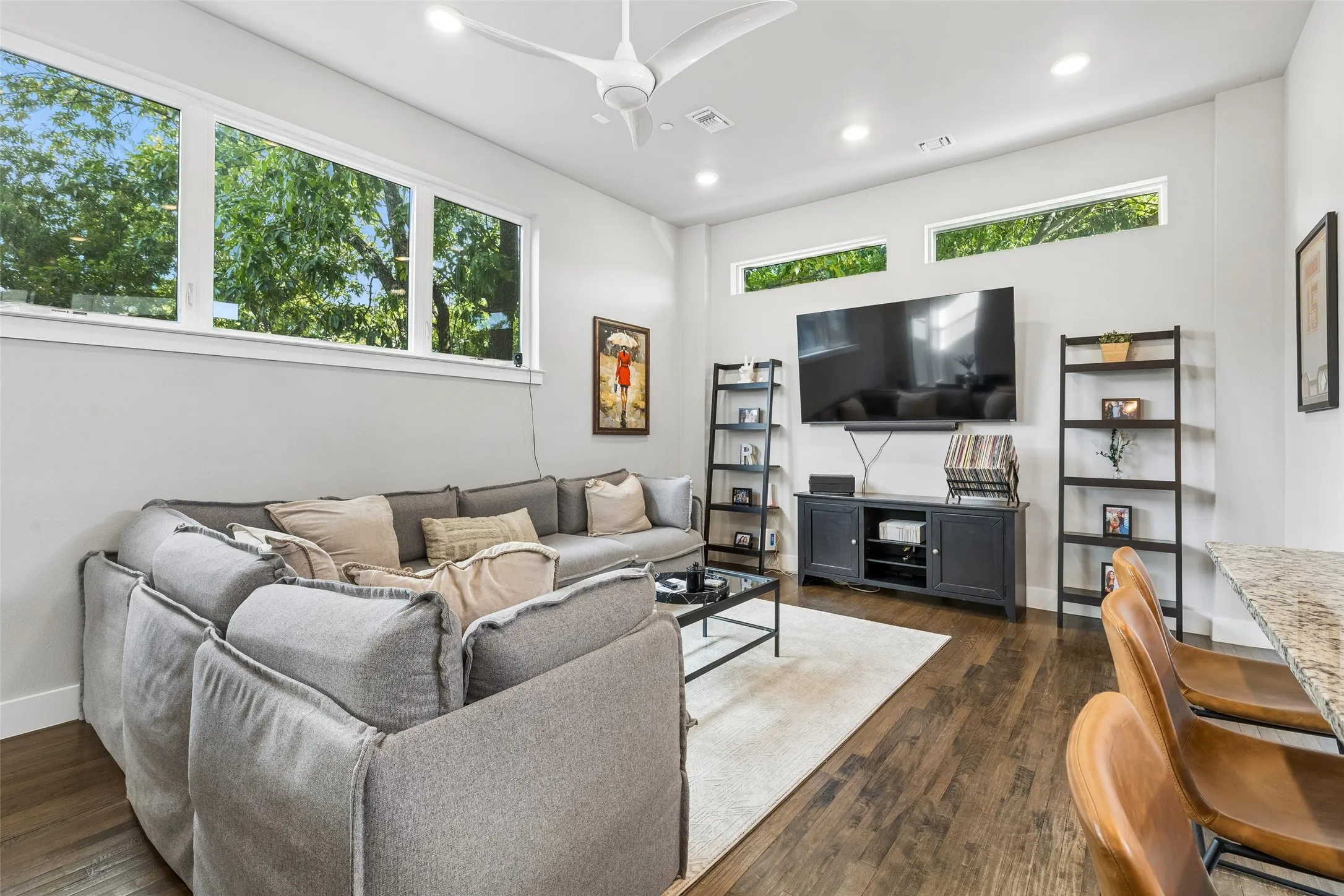 Condominium For Sale in Dallas County , 5914 Lindell Avenue 400, Dallas, Texas 75206, 2 Bedroom, 3 Bathroom, 2 Garage spaces, 1,502 Sqft, built in 2015, mls#21382150, Real Estate Agent in Dallas, Homes For Sale in Dallas county, Homes For Sale in Dallas, Realtor in Dallas Texas, Real Estate Brokerage Independent Realty Texas, Luminita Cordes Realtor