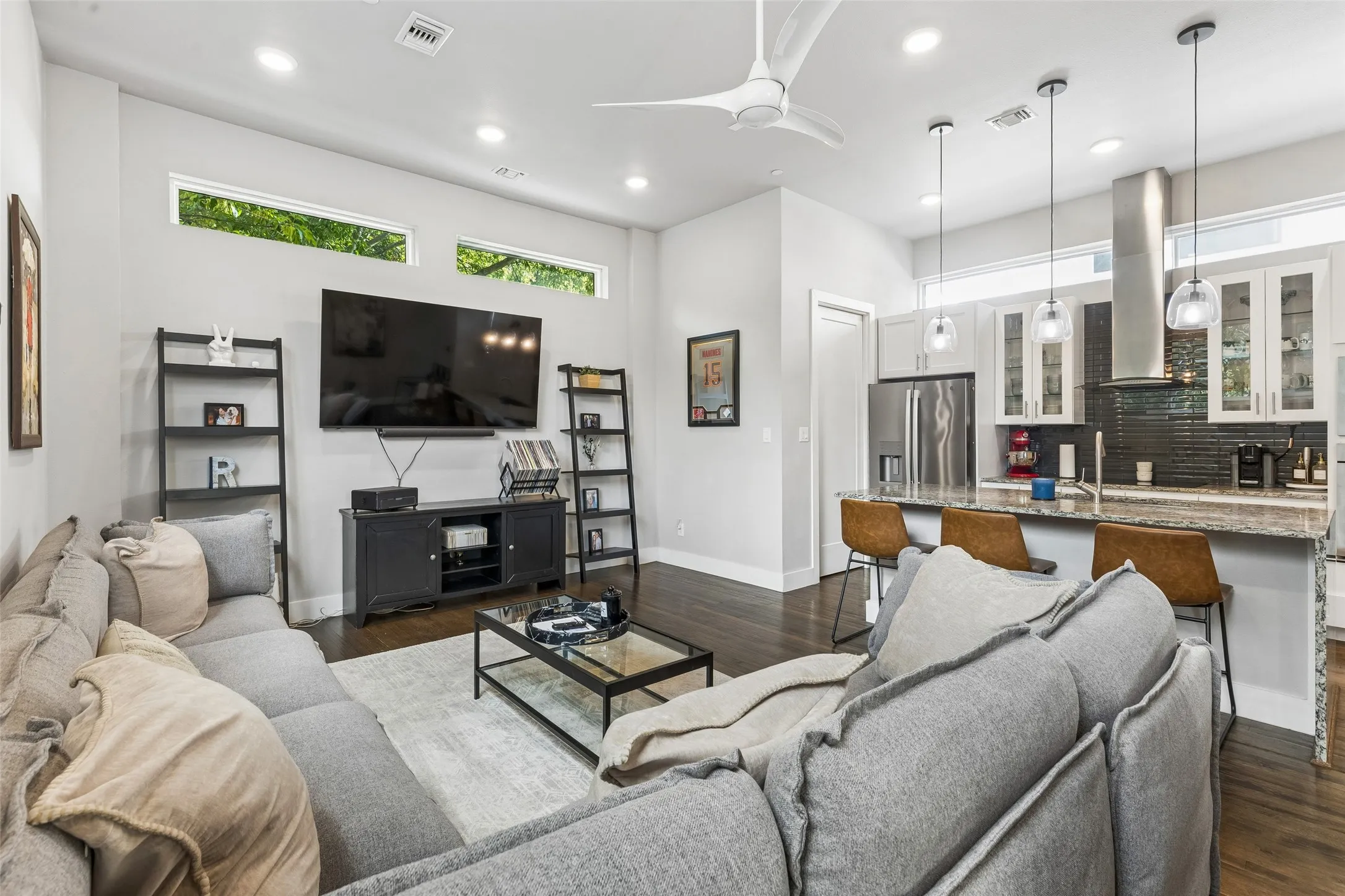 Condominium For Sale in Dallas County , 5914 Lindell Avenue 400, Dallas, Texas 75206, 2 Bedroom, 3 Bathroom, 2 Garage spaces, 1,502 Sqft, built in 2015, mls#21382150, Real Estate Agent in Dallas, Homes For Sale in Dallas county, Homes For Sale in Dallas, Realtor in Dallas Texas, Real Estate Brokerage Independent Realty Texas, Luminita Cordes Realtor
