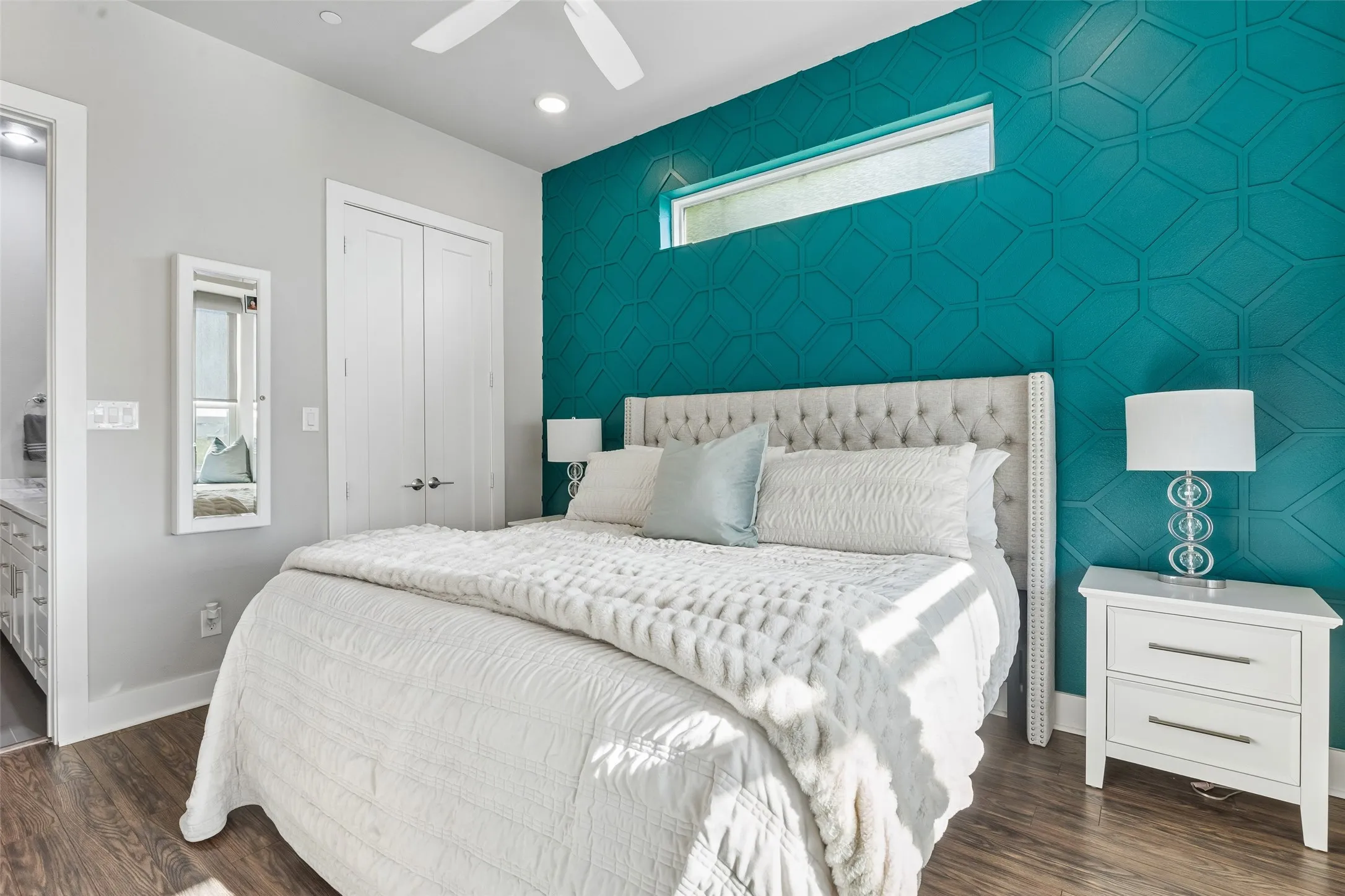 Condominium For Sale in Dallas County , 5914 Lindell Avenue 400, Dallas, Texas 75206, 2 Bedroom, 3 Bathroom, 2 Garage spaces, 1,502 Sqft, built in 2015, mls#21382150, Real Estate Agent in Dallas, Homes For Sale in Dallas county, Homes For Sale in Dallas, Realtor in Dallas Texas, Real Estate Brokerage Independent Realty Texas, Luminita Cordes Realtor