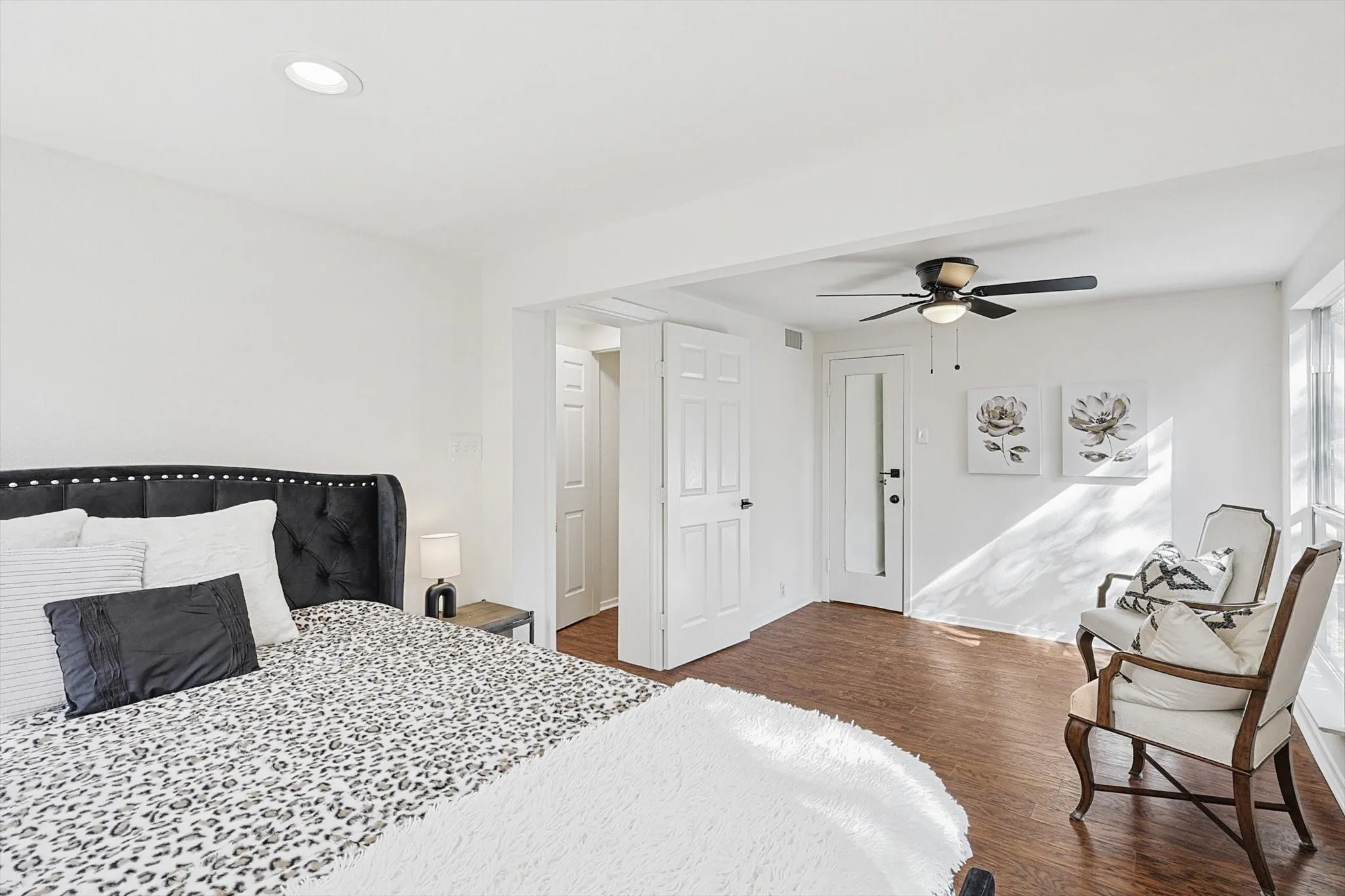 Single Family Residence For Rent in Denton County , 2713 Mcpherson Lane, Flower Mound, Texas 75022, 4 Bedroom, 4 Bathroom, 2 Garage spaces, 2,697 Sqft, built in 1962, mls#21382830, Real Estate Agent in Flower Mound, Homes For Rent in Denton county, Homes For Rent in Flower Mound, Realtor in Flower Mound Texas, Real Estate Brokerage Independent Realty Texas, Luminita Cordes Realtor