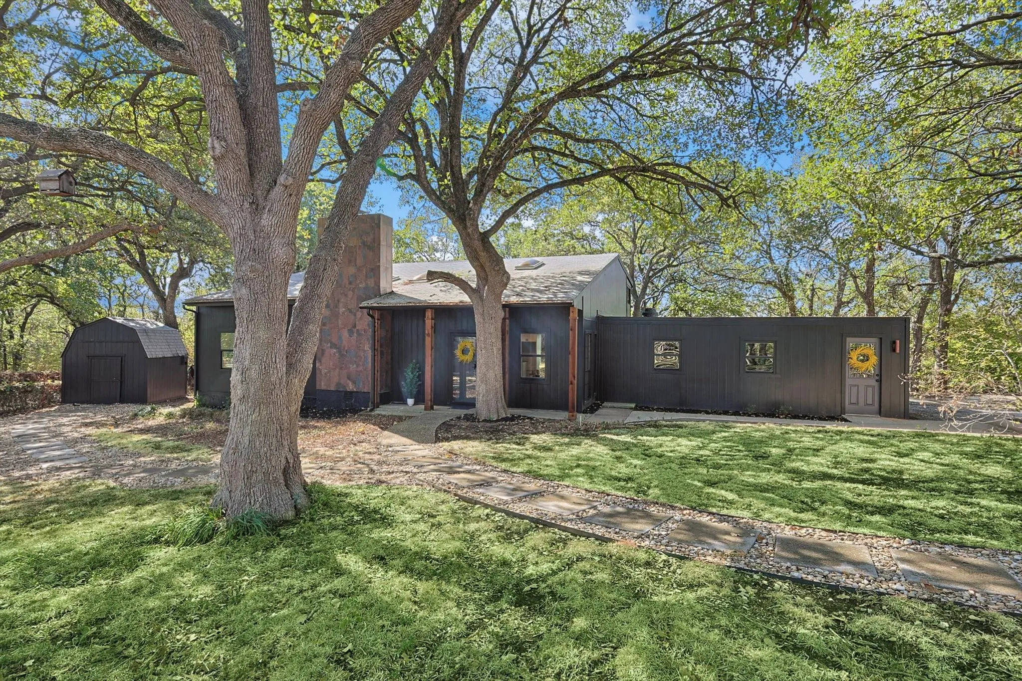 Single Family Residence For Rent in Denton County , 2713 Mcpherson Lane, Flower Mound, Texas 75022, 4 Bedroom, 4 Bathroom, 2 Garage spaces, 2,697 Sqft, built in 1962, mls#21382830, Real Estate Agent in Flower Mound, Homes For Rent in Denton county, Homes For Rent in Flower Mound, Realtor in Flower Mound Texas, Real Estate Brokerage Independent Realty Texas, Luminita Cordes Realtor