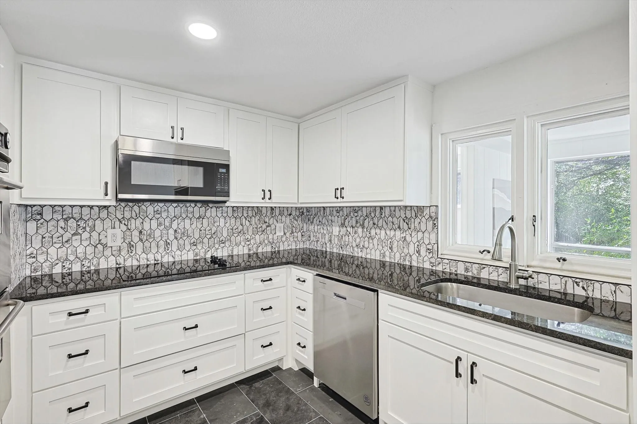 Single Family Residence For Rent in Denton County , 2713 Mcpherson Lane, Flower Mound, Texas 75022, 4 Bedroom, 4 Bathroom, 2 Garage spaces, 2,697 Sqft, built in 1962, mls#21382830, Real Estate Agent in Flower Mound, Homes For Rent in Denton county, Homes For Rent in Flower Mound, Realtor in Flower Mound Texas, Real Estate Brokerage Independent Realty Texas, Luminita Cordes Realtor
