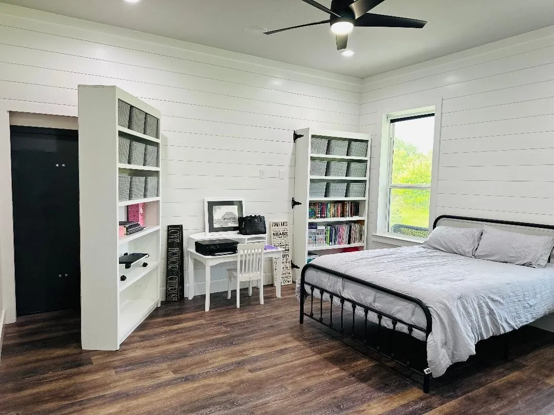 Single Family Residence For Sale in Hill County , 5740 FM 933, Whitney, Texas 76692, 3 Bedroom, 3 Bathroom, 2 Garage spaces, 1,834 Sqft, built in 2021, mls#21382738, Real Estate Agent in Whitney, Homes For Sale in Hill county, Homes For Sale in Whitney, Realtor in Whitney Texas, Real Estate Brokerage Independent Realty Texas, Luminita Cordes Realtor