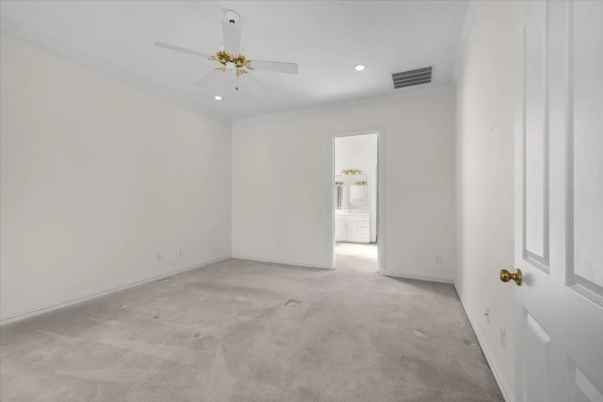 Single Family Residence For Sale in Denton County , 302 Skyline Drive, Trophy Club, Texas 76262, 4 Bedroom, 3 Bathroom, 3 Garage spaces, 3,250 Sqft, built in 1997, mls#21343792, Real Estate Agent in Trophy Club, Homes For Sale in Denton county, Homes For Sale in Trophy Club, Realtor in Trophy Club Texas, Real Estate Brokerage Independent Realty Texas, Luminita Cordes Realtor