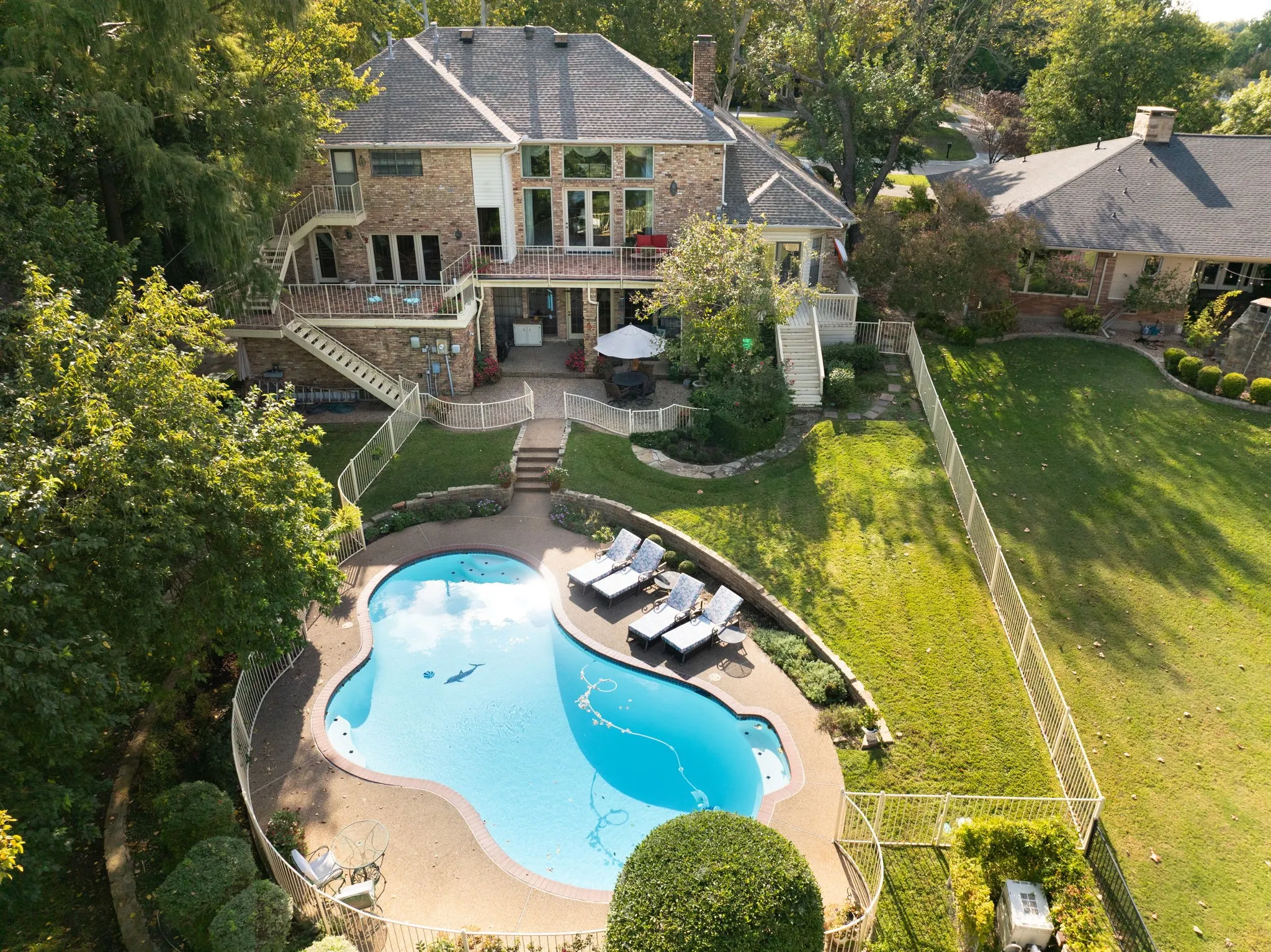 Single Family Residence For Sale in Dallas County , 3316 S Country Club Road, Garland, Texas 75043, 4 Bedroom, 5 Bathroom, 3 Garage spaces, 4,637 Sqft, built in 1984, mls#21382526, Real Estate Agent in Garland, Homes For Sale in Dallas county, Homes For Sale in Garland, Realtor in Garland Texas, Real Estate Brokerage Independent Realty Texas, Luminita Cordes Realtor