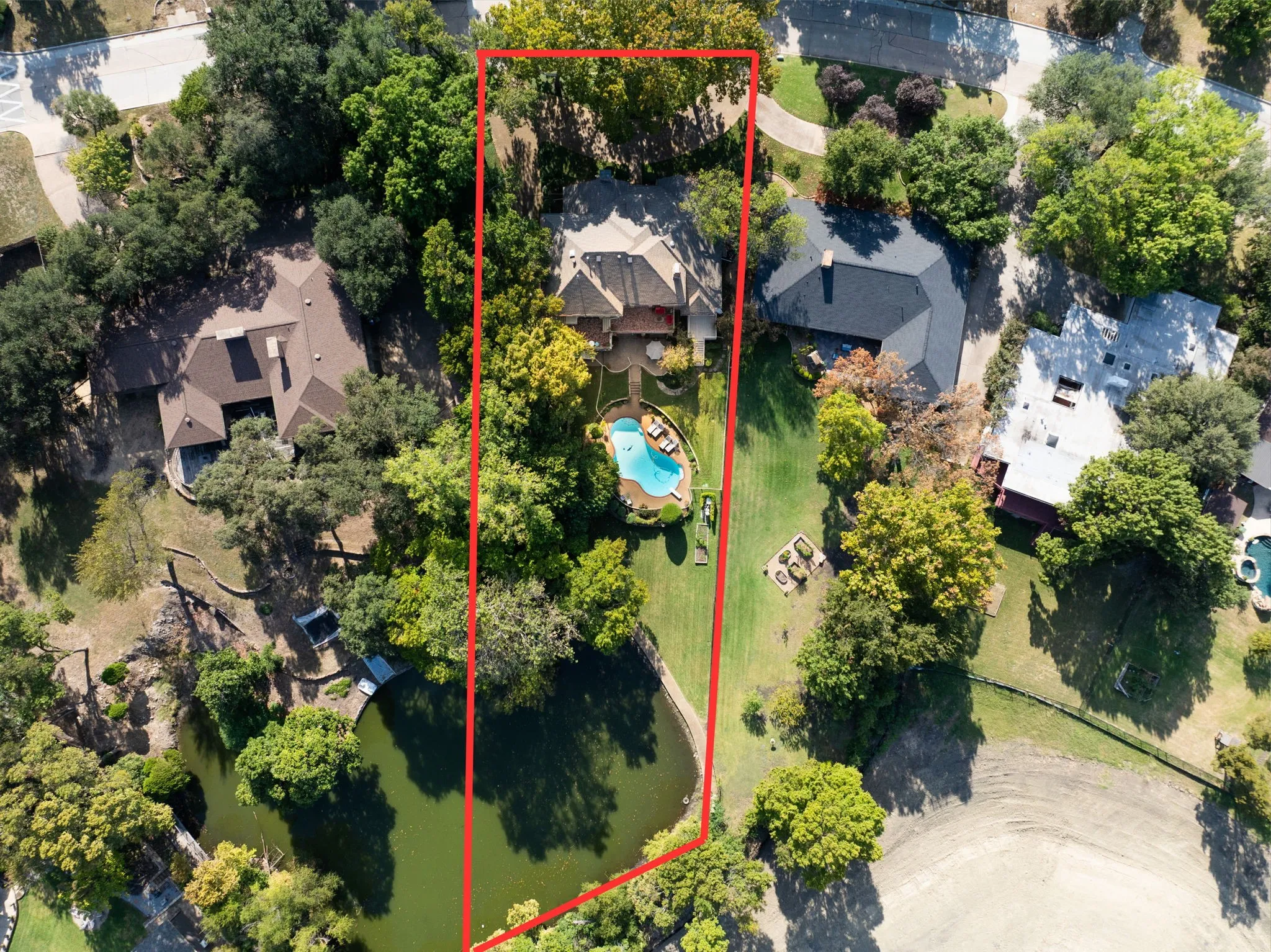 Single Family Residence For Sale in Dallas County , 3316 S Country Club Road, Garland, Texas 75043, 4 Bedroom, 5 Bathroom, 3 Garage spaces, 4,637 Sqft, built in 1984, mls#21382526, Real Estate Agent in Garland, Homes For Sale in Dallas county, Homes For Sale in Garland, Realtor in Garland Texas, Real Estate Brokerage Independent Realty Texas, Luminita Cordes Realtor